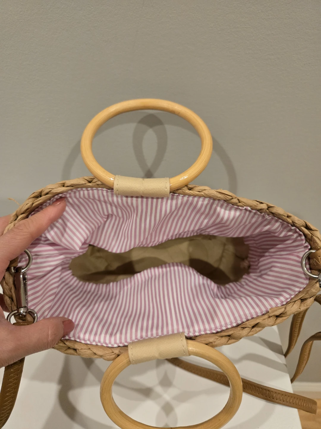 Straw Tote Bag with Shell and Wood Handles - photo 2