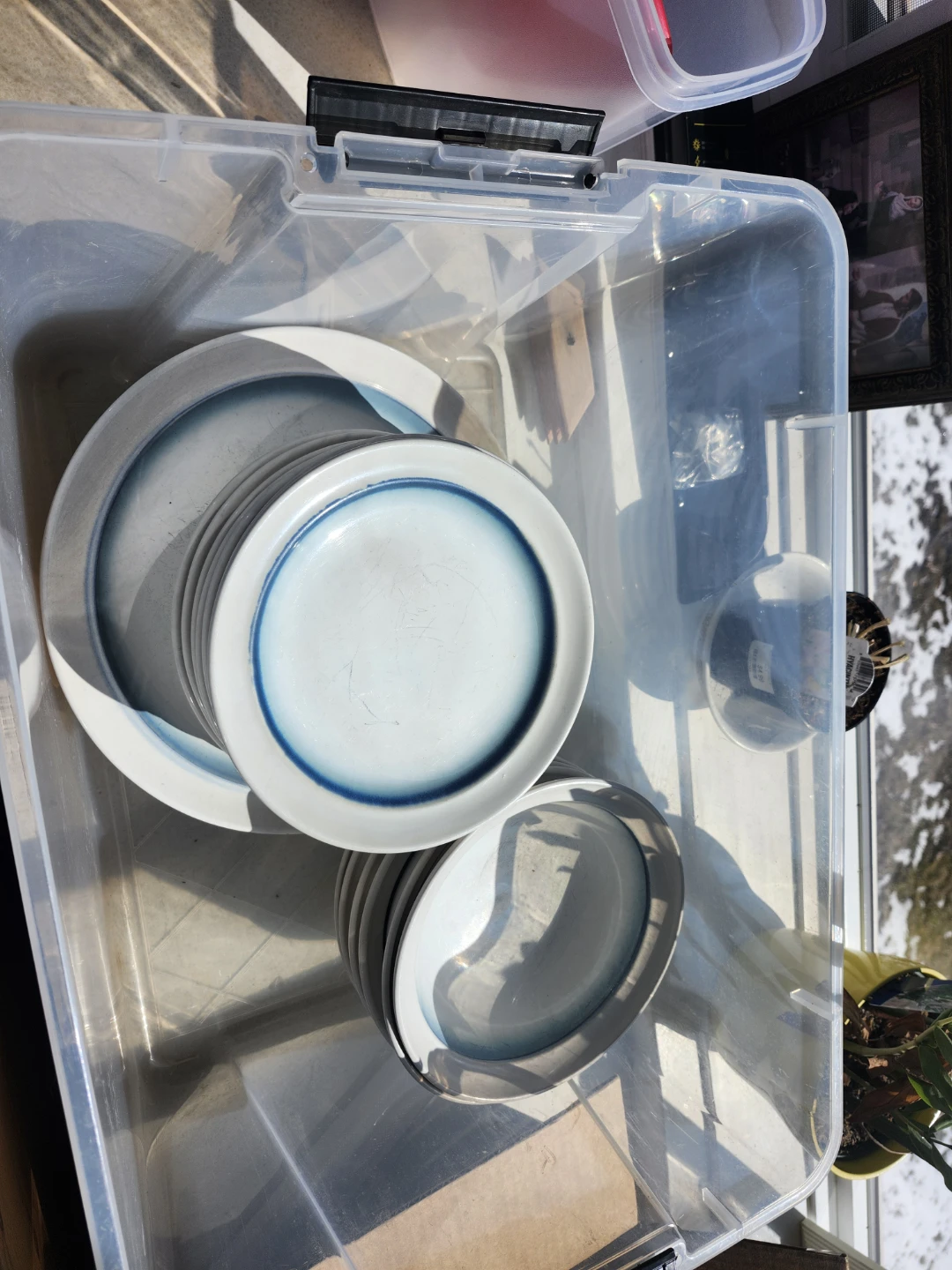Set of 6 Dinner Plates and 4 Bowls