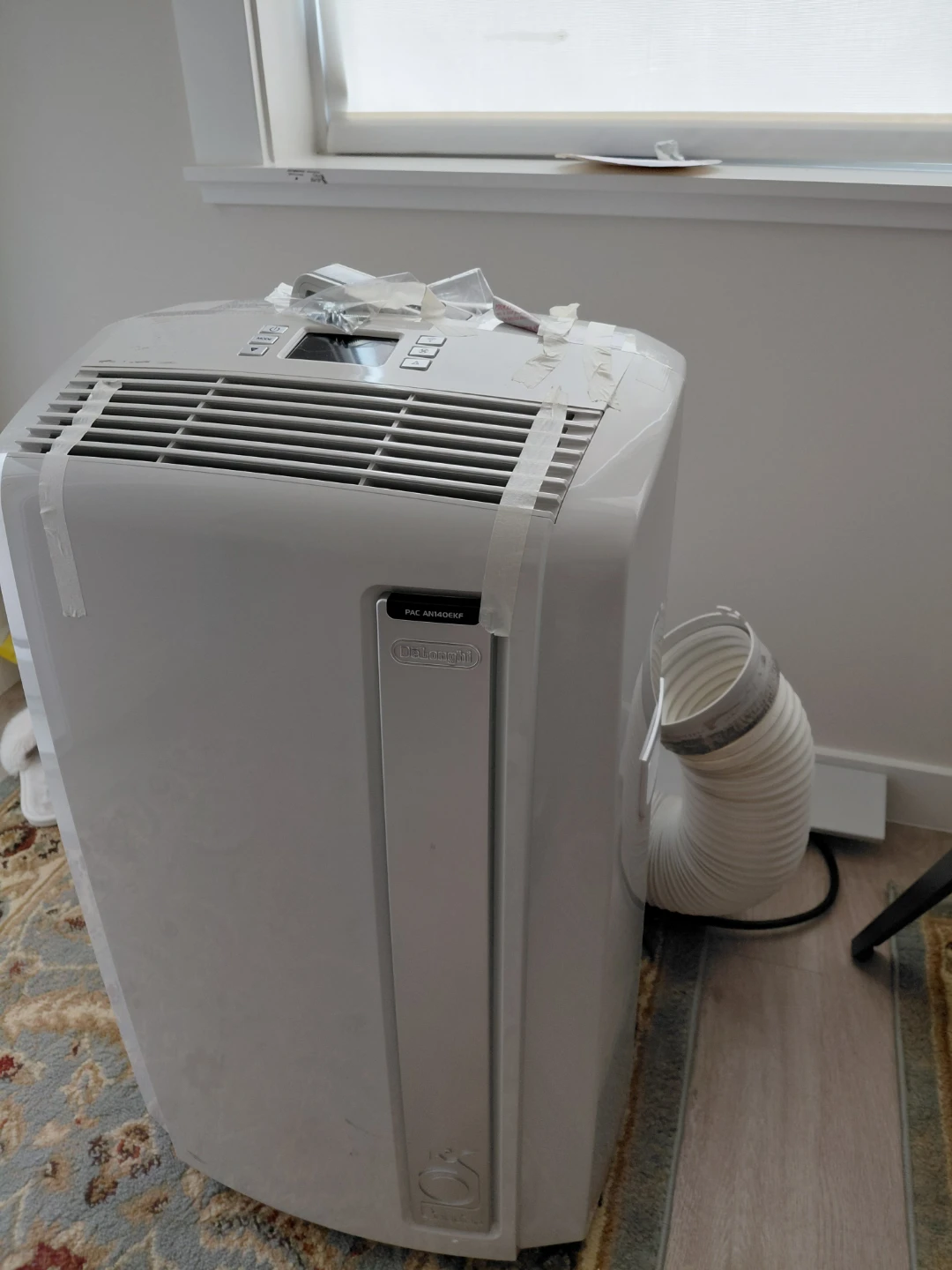 DeLonghi Pinguino PAC A140KWF Portable Air Conditioner