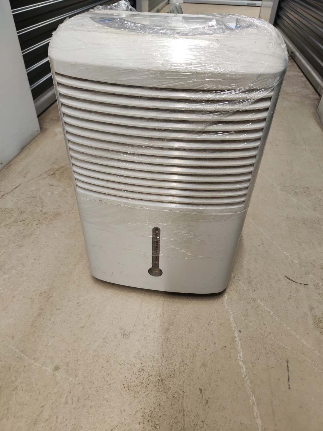 GE Dehumidifier - photo 3