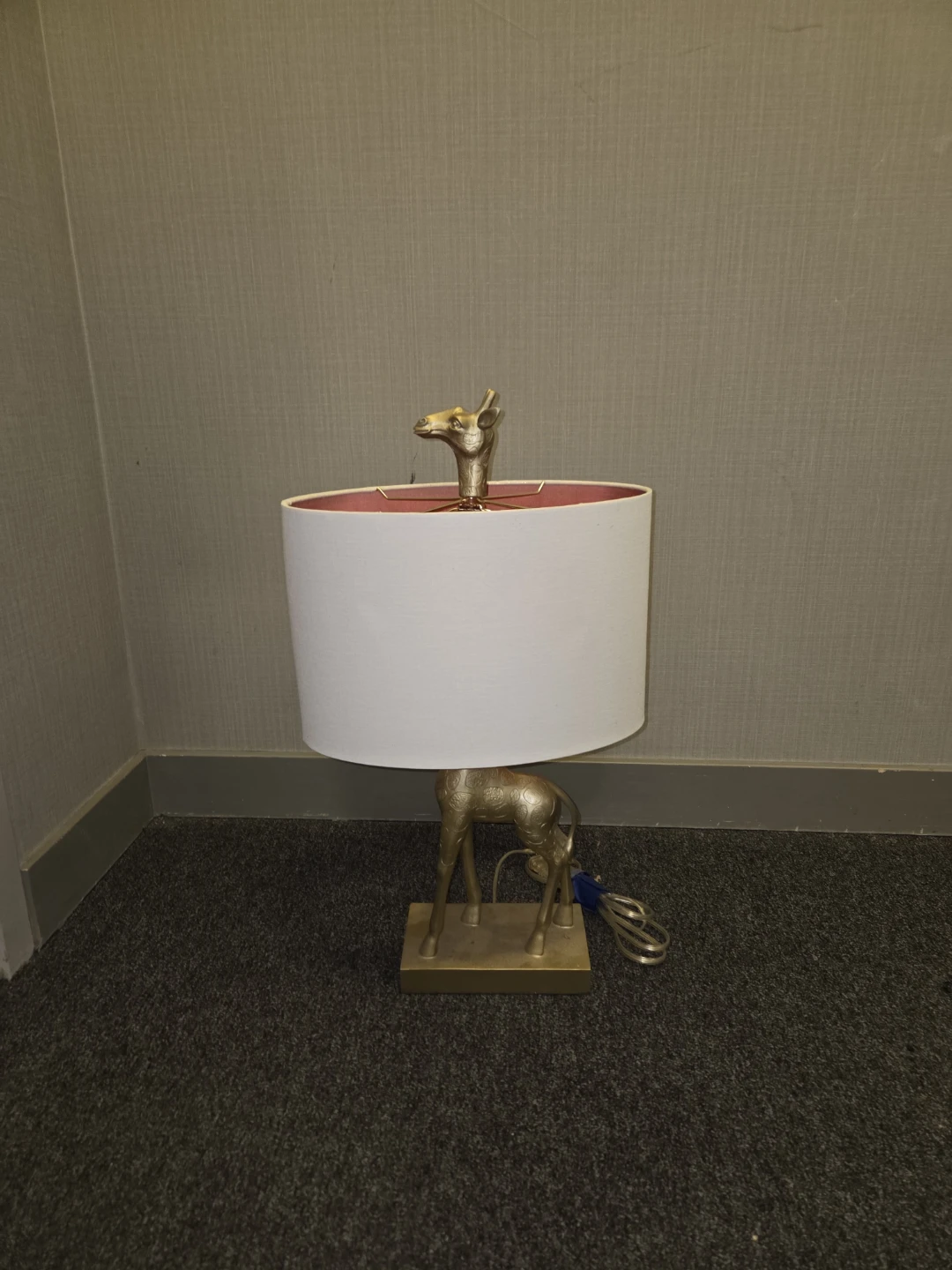 Giraffe Table Lamp - Gold