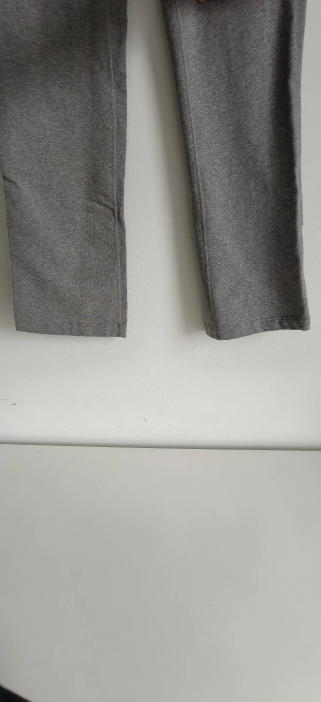 Lululemon Grey Athletic Pants with Green Waistband - photo 3