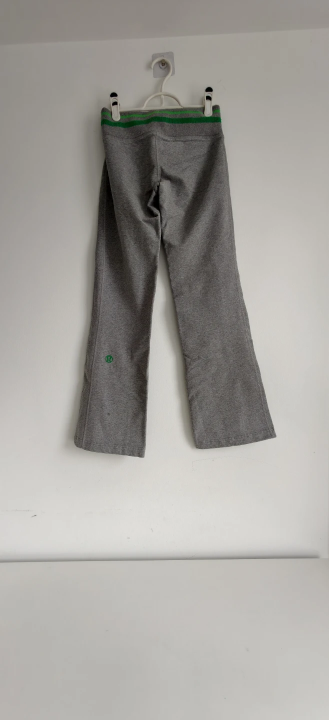 Lululemon Grey Athletic Pants with Green Waistband - photo 4