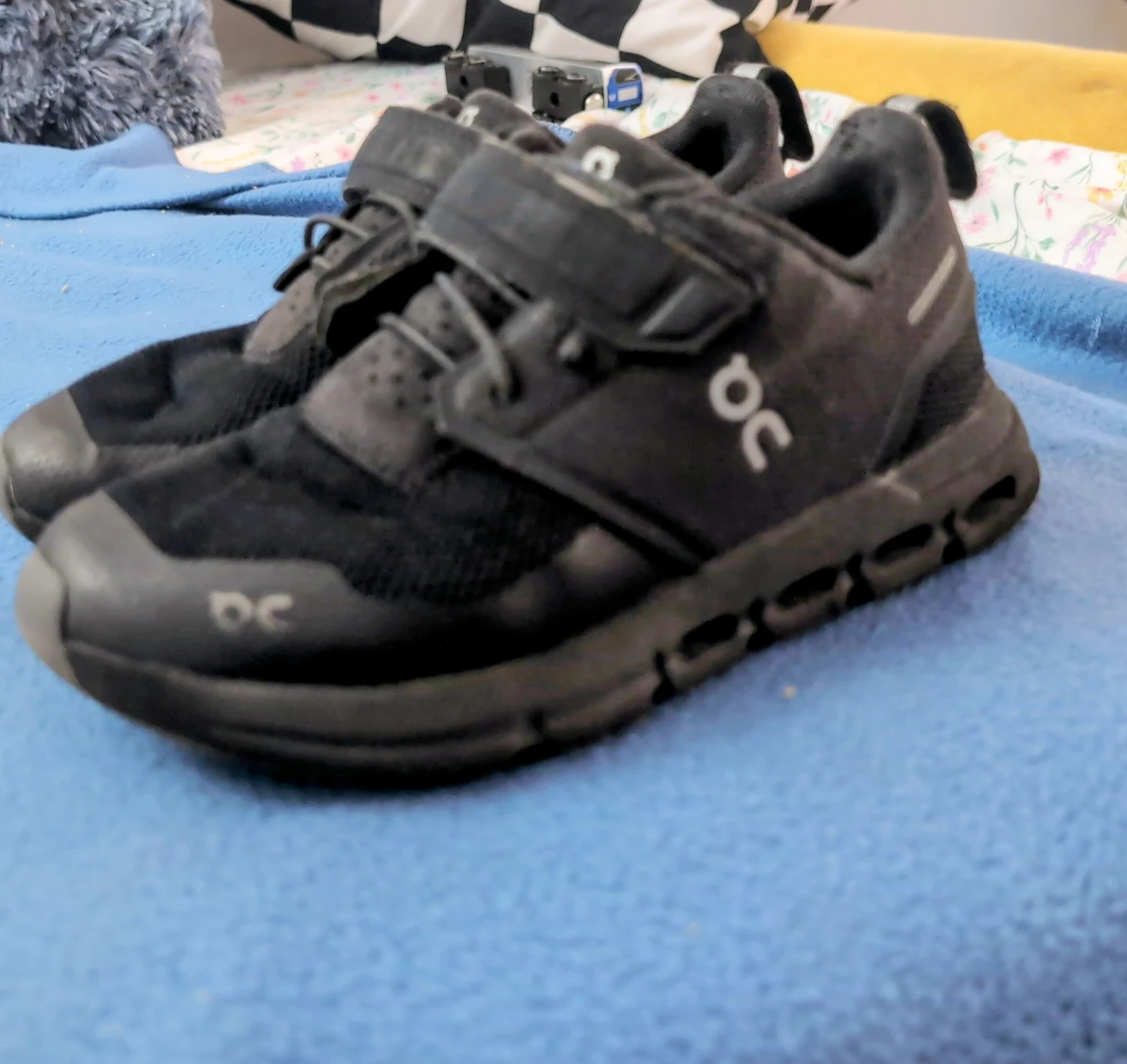 ON Running Shoes for kids - photo 2
