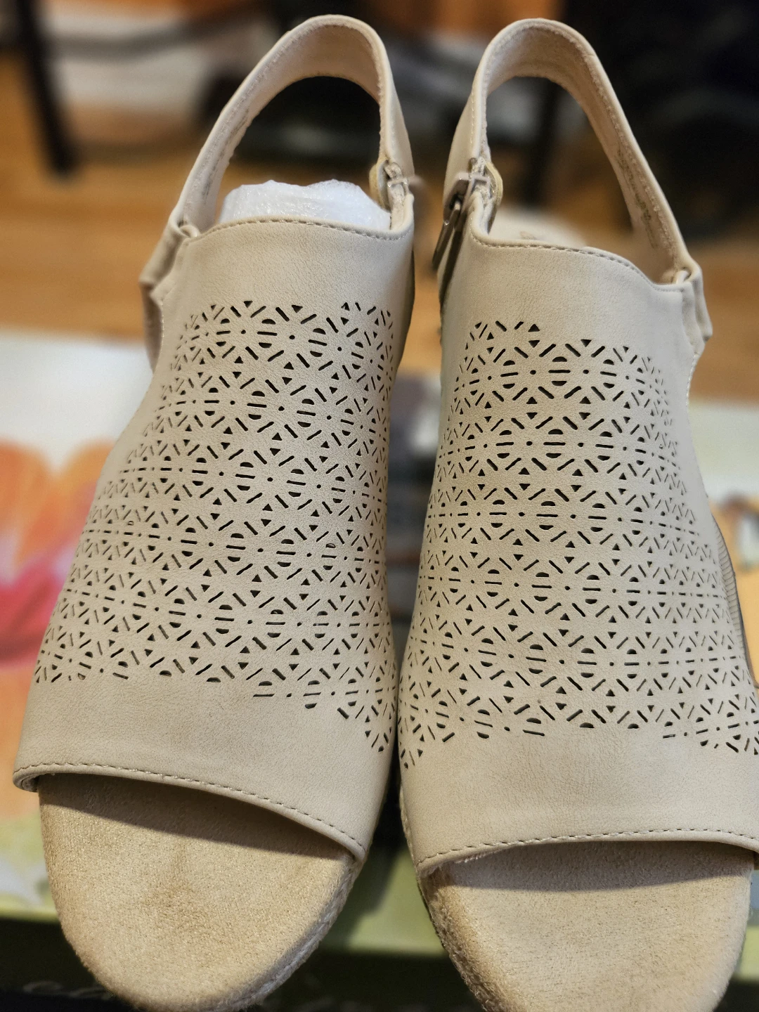 Easy Street Women's Wedge Sandals Tan Size 7