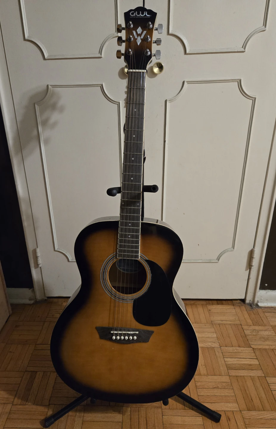 GWL Acoustic Guitar with Gig Bag and Accessories
