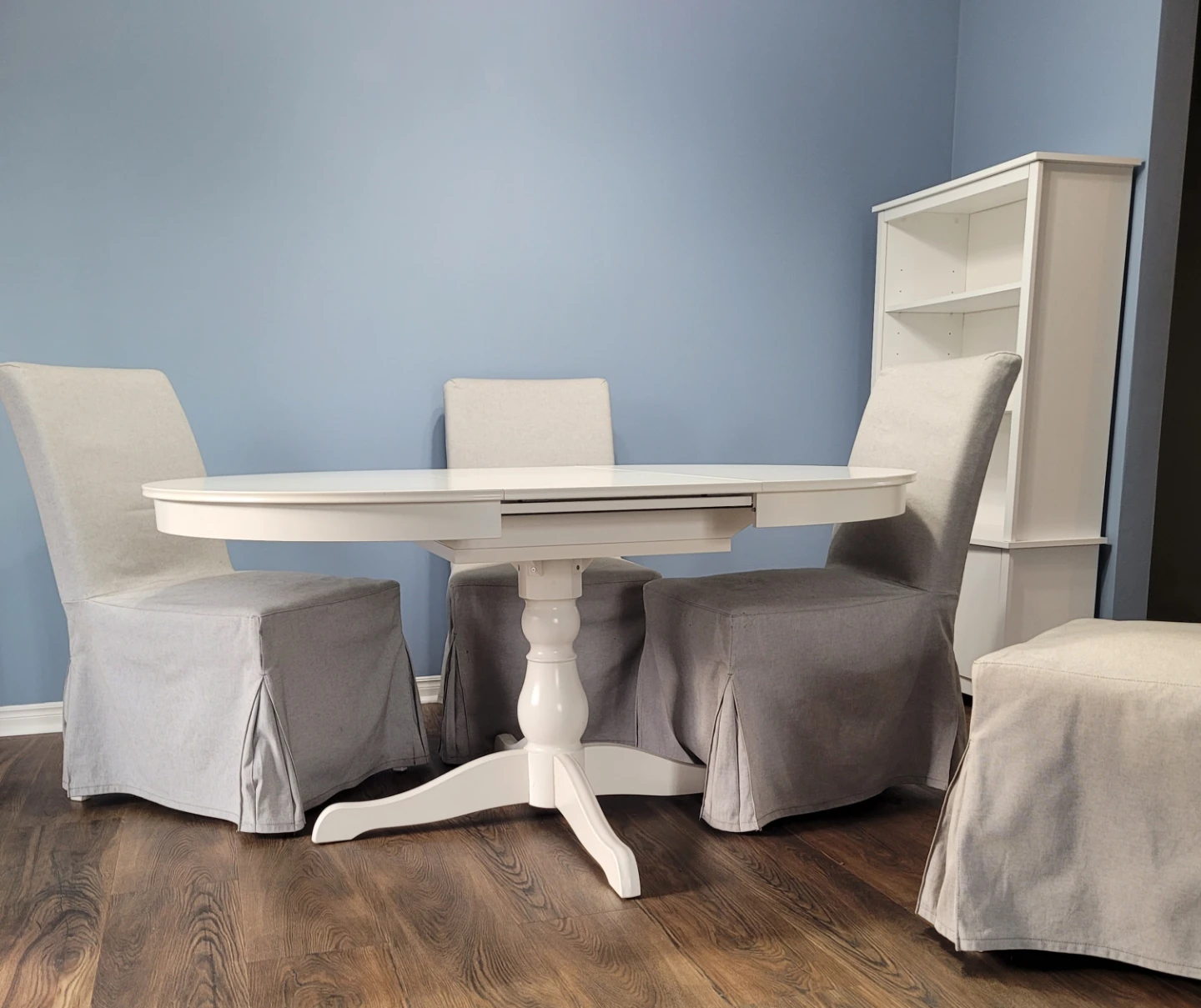 White Oval Dining Table with 4 Grey Slipcovered Chairs - photo 2