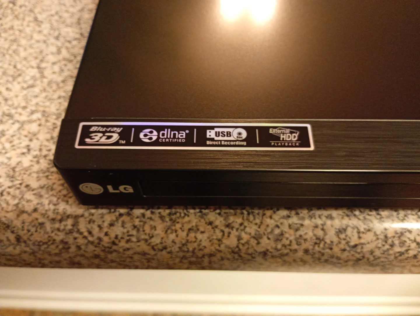 LG Blu-ray 3D Disc Player BD660C - photo 3