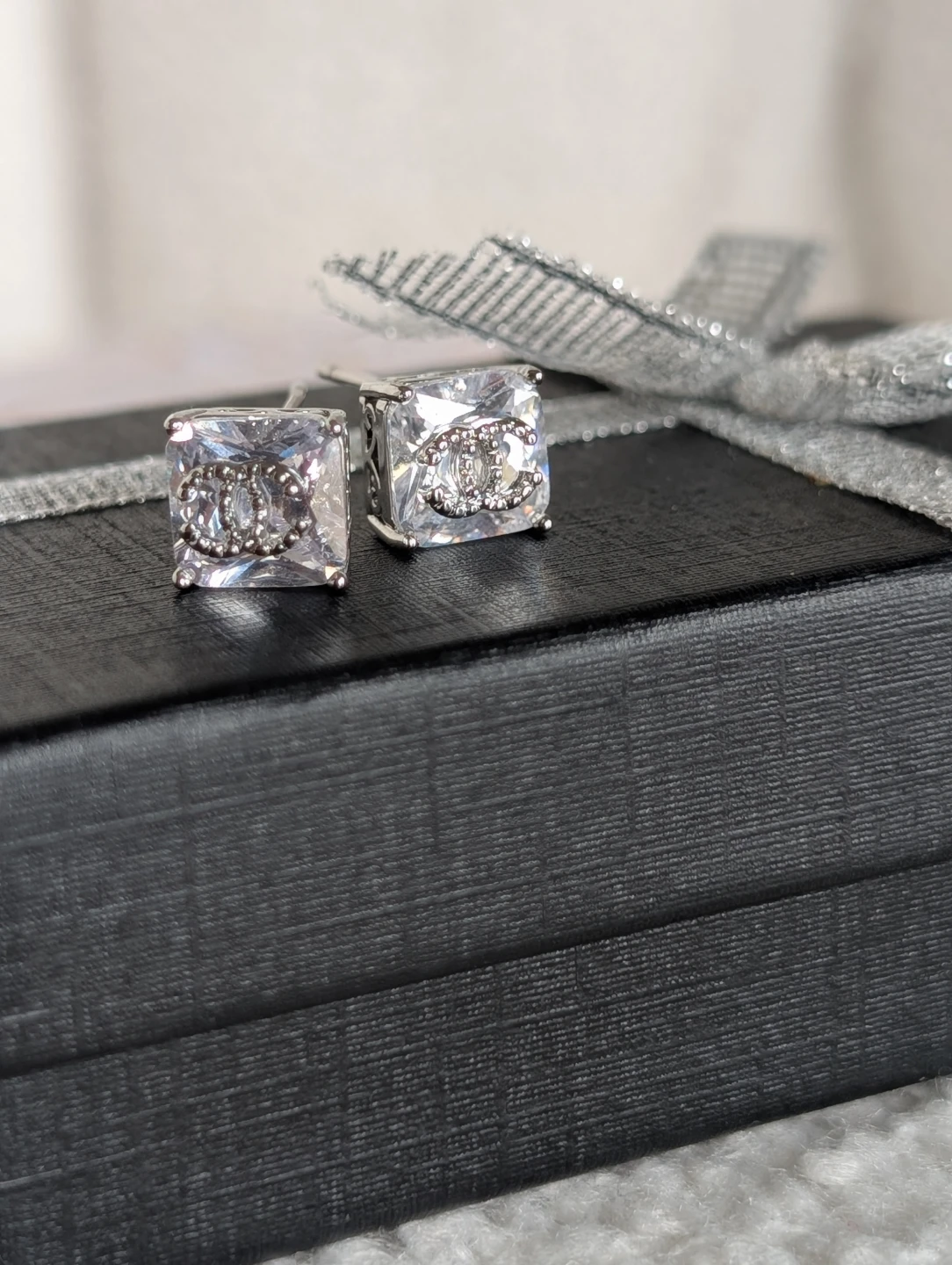 Chanel CC Stud Earrings with Crystals - photo 3