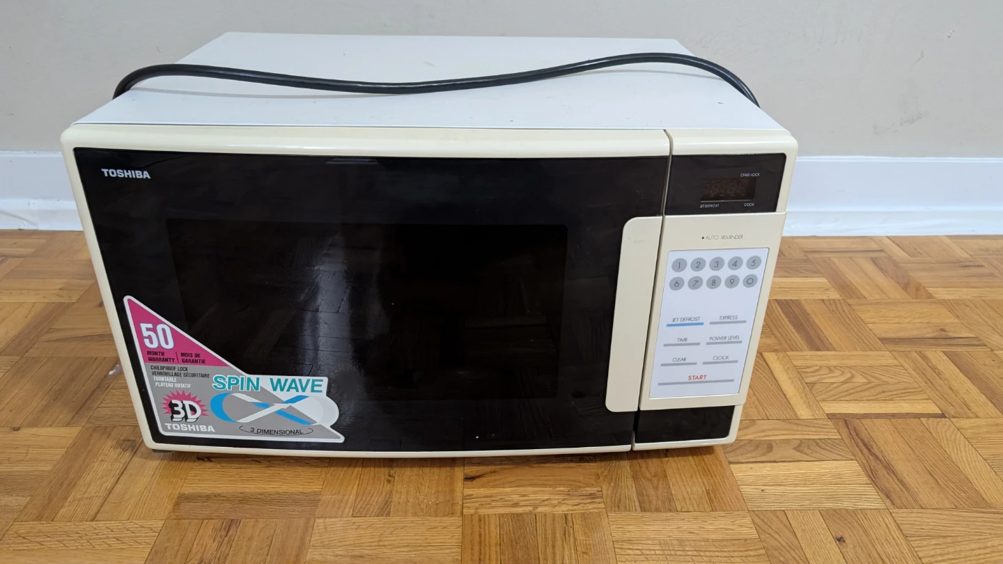Toshiba Spin Wave Microwave Oven