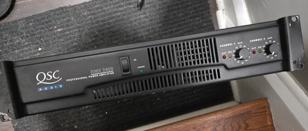 QSC RMX 2450 Professional Power Amplifier