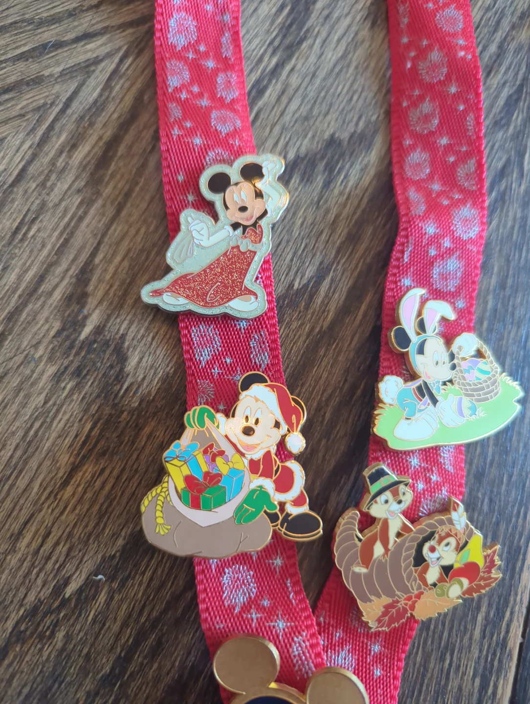 Disneyland Pin Set - photo 3