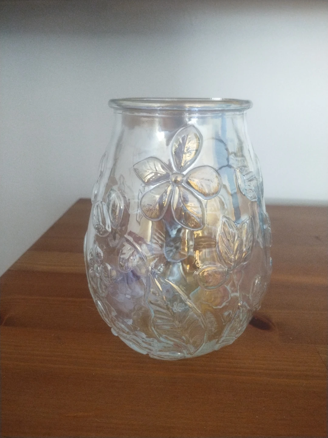 Clear Embossed Floral Glass Vase 🌱