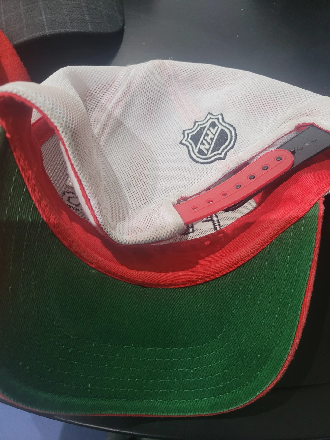 Calgary Flames NHL Cap 10 each - photo 3