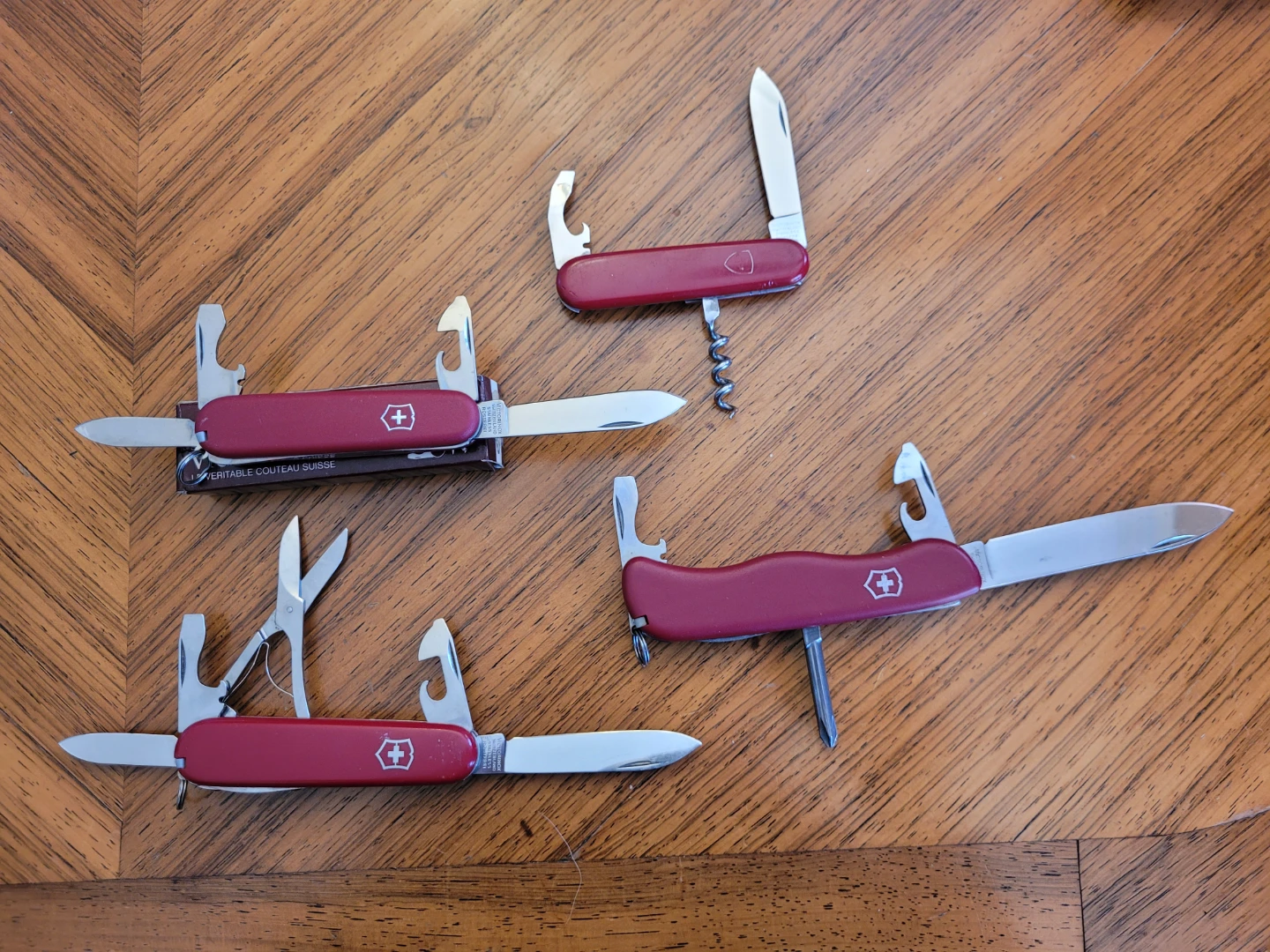Victorinox Swiss Army Knife - photo 2