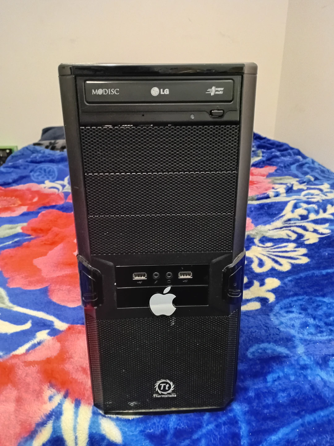 Black Thermaltake Desktop Computer - photo 3