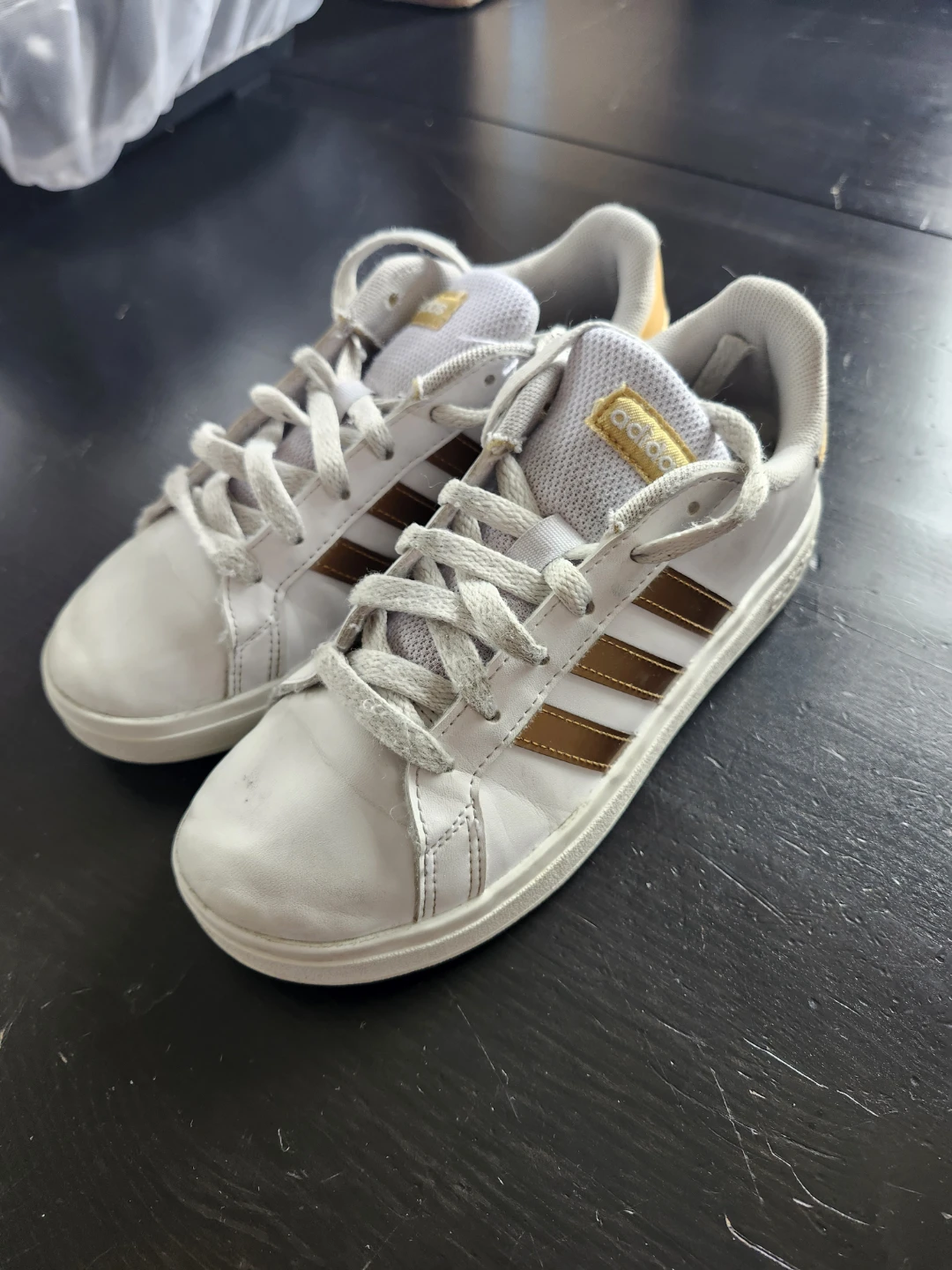 Adidas Grand Court Shoes - White/Gold - Size 2 kids sneakers - photo 2