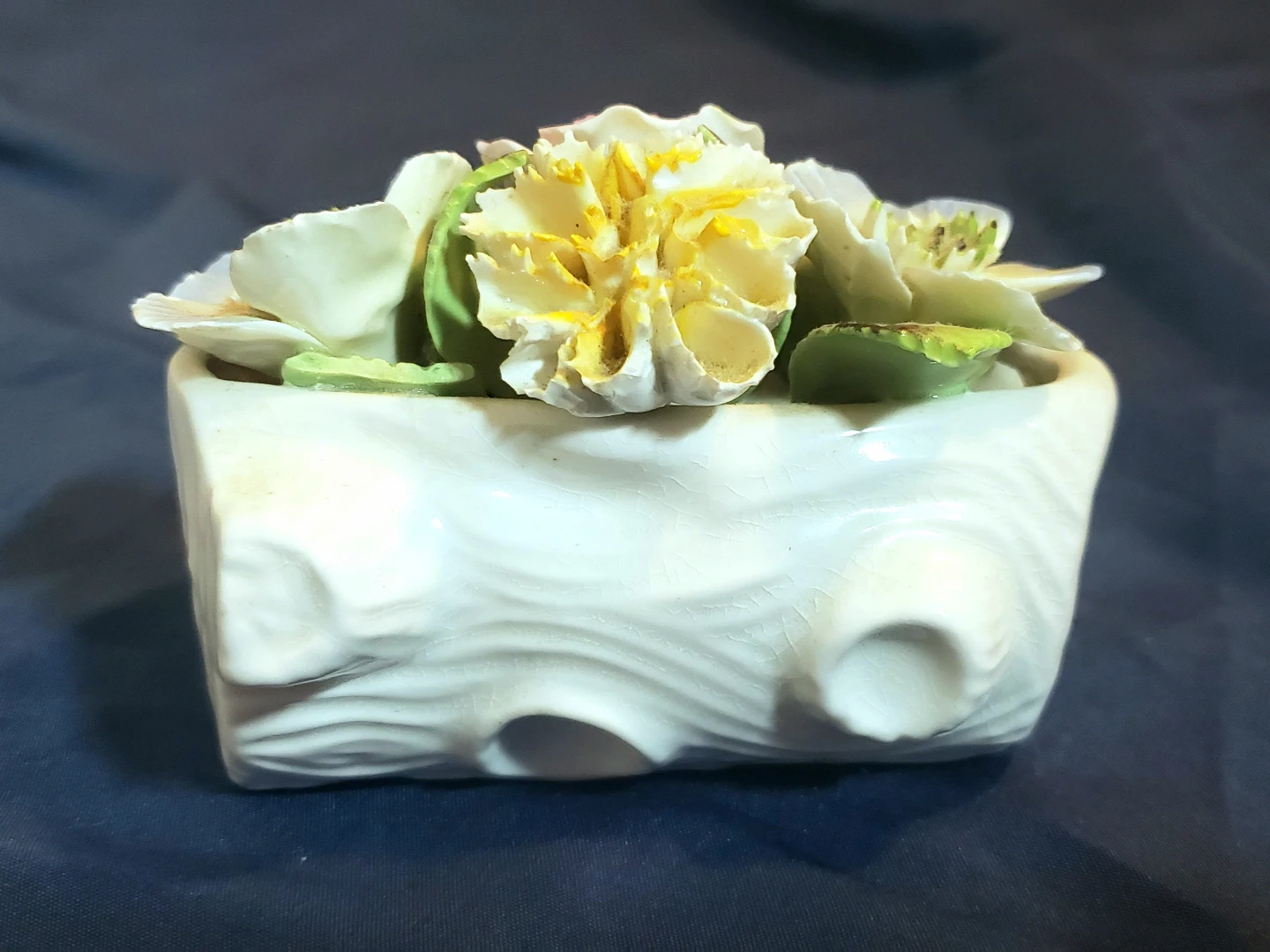Royale Stratford Vintage Bone China Log with Flowers - photo 2