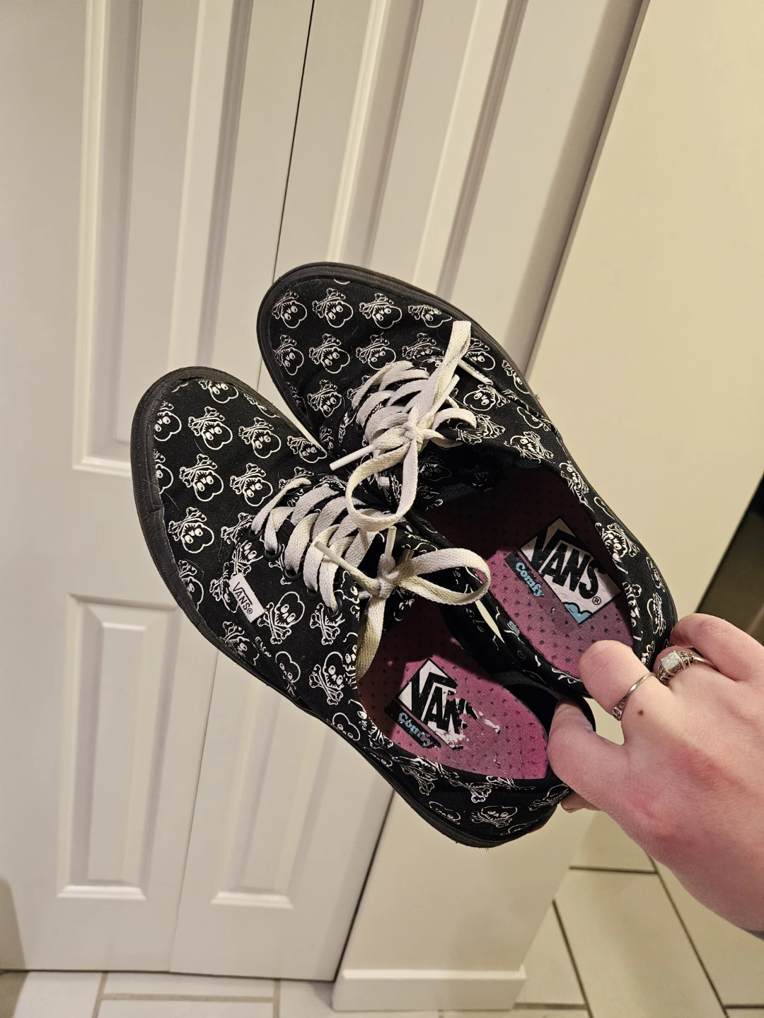 Vans Skull Pattern Lace-Up Sneakers