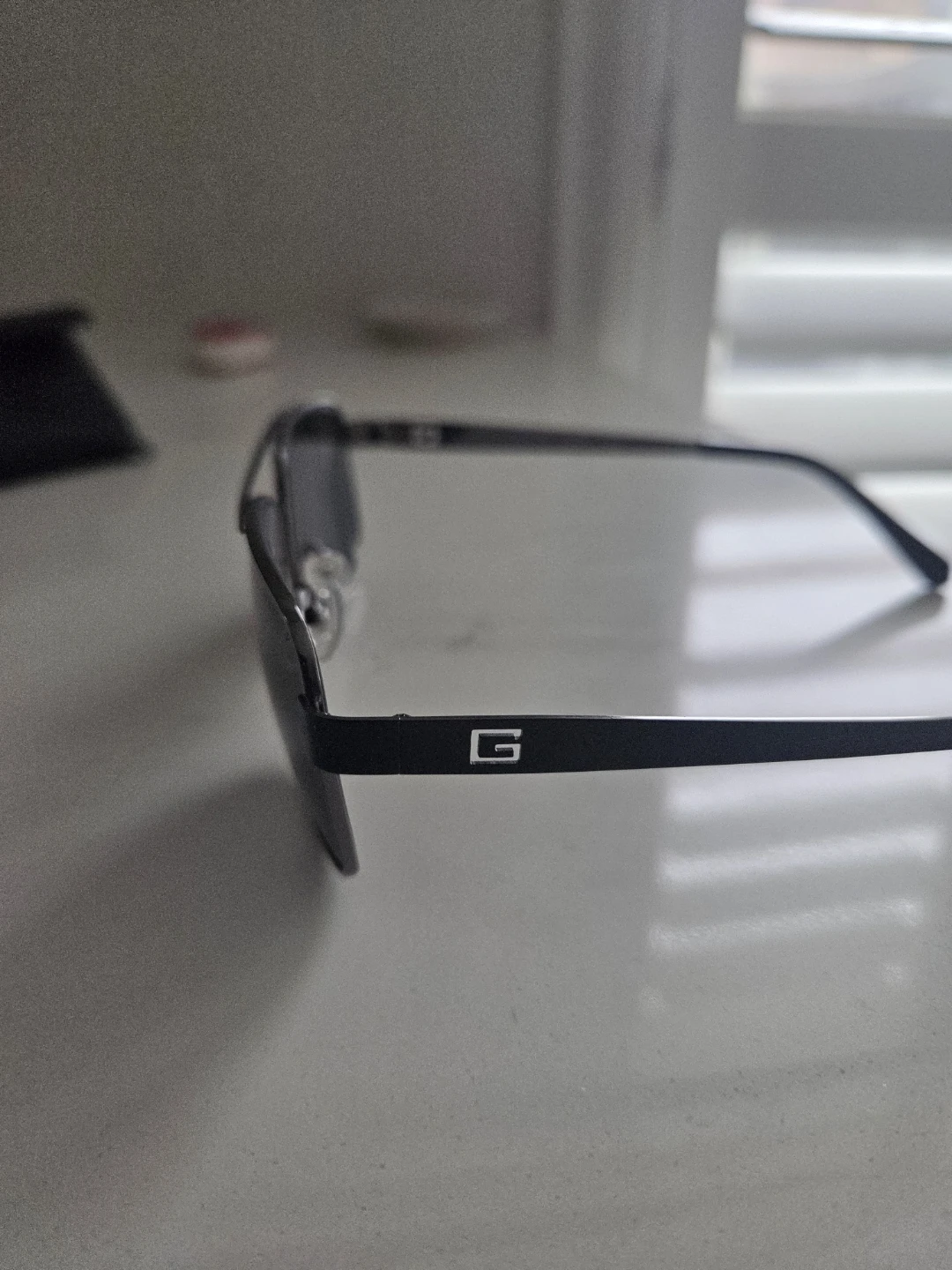 Mens GUESS Sunglasses with Case - photo 2
