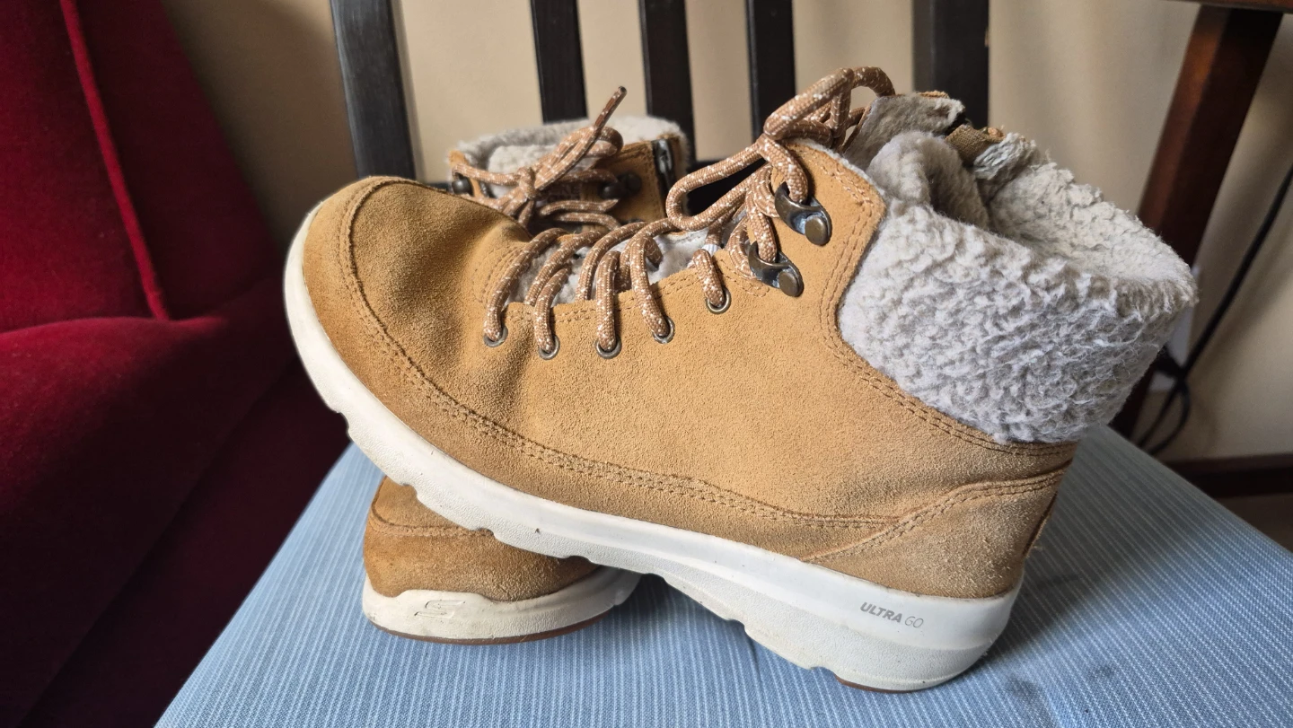 Skechers Women's Fur Lined Boots Size 6.5 - photo 2