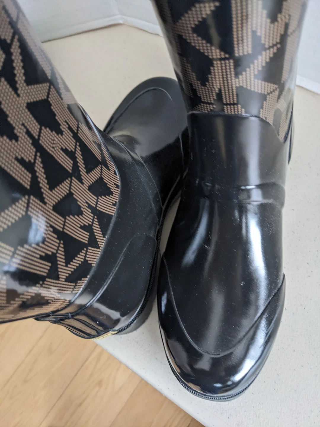 Size 7 Michael Kors Black/Brown Rain Boots - photo 5