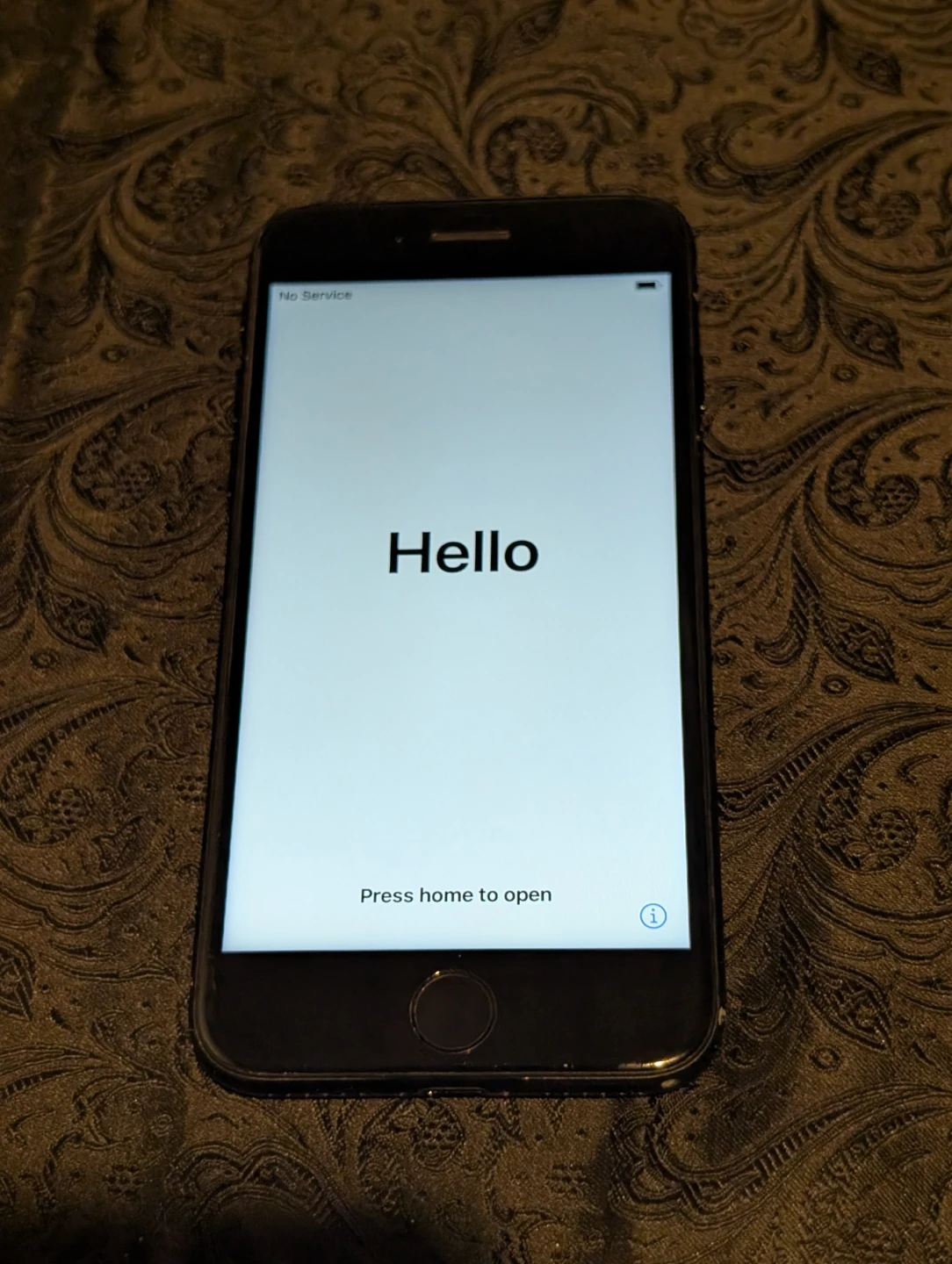 iPhone SE $50—Excellent condition