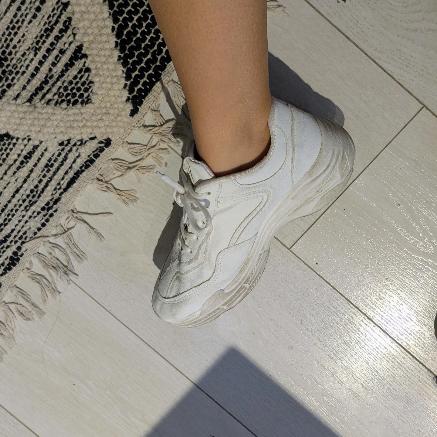 *FREE* 🆓 Chunky Sneakers