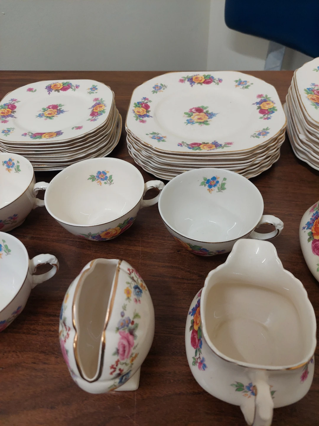 Wedgwood Mary Stuart Floral Tea Set