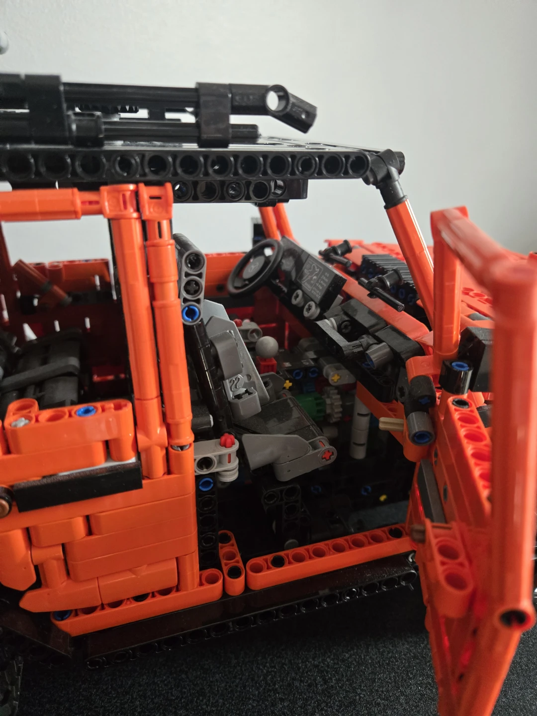 LEGO Technic Mercedes-Benz G 63 AMG 4x4 (Orange) - photo 5
