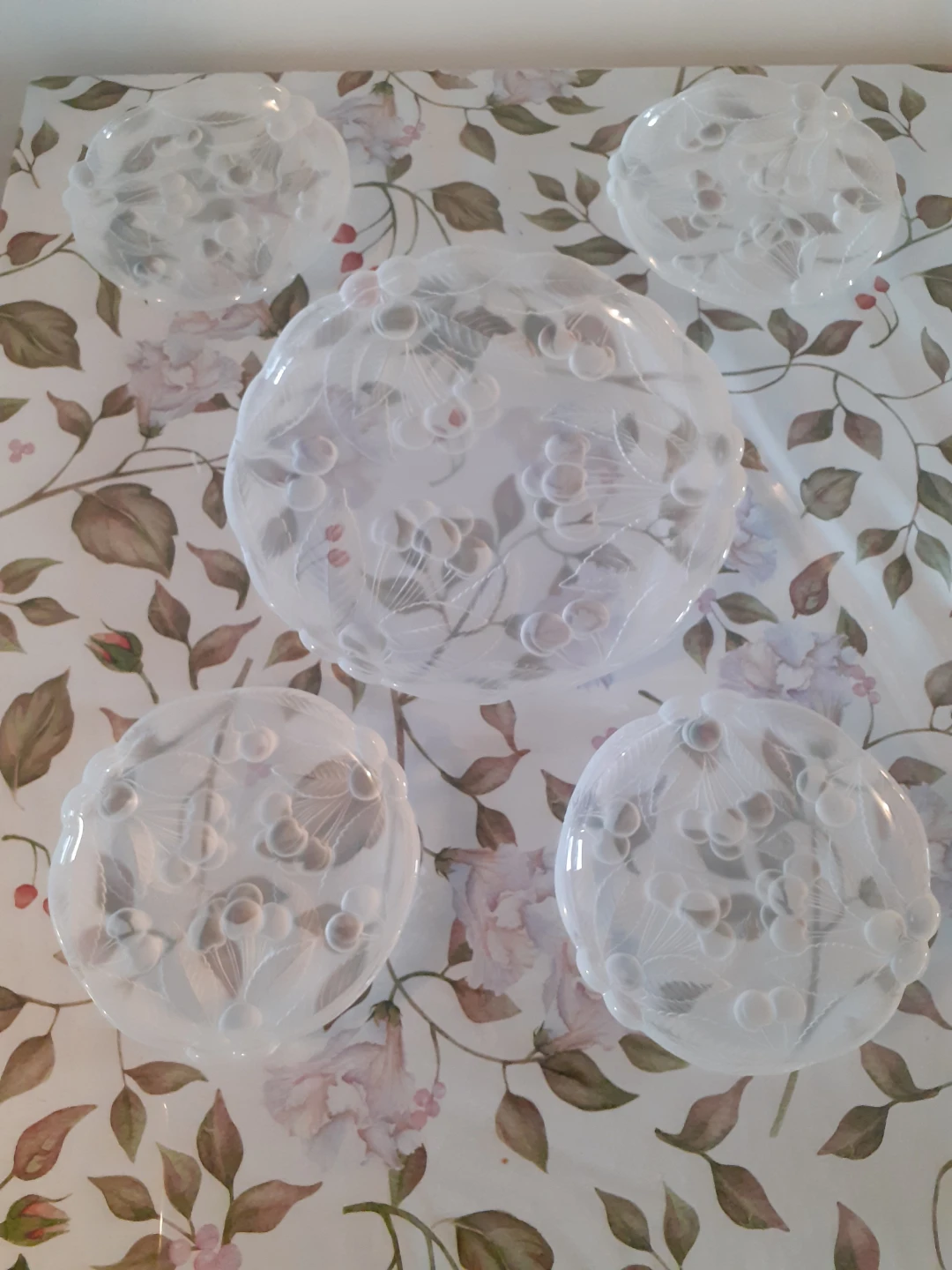 Glass serving dishes and platter - photo 2