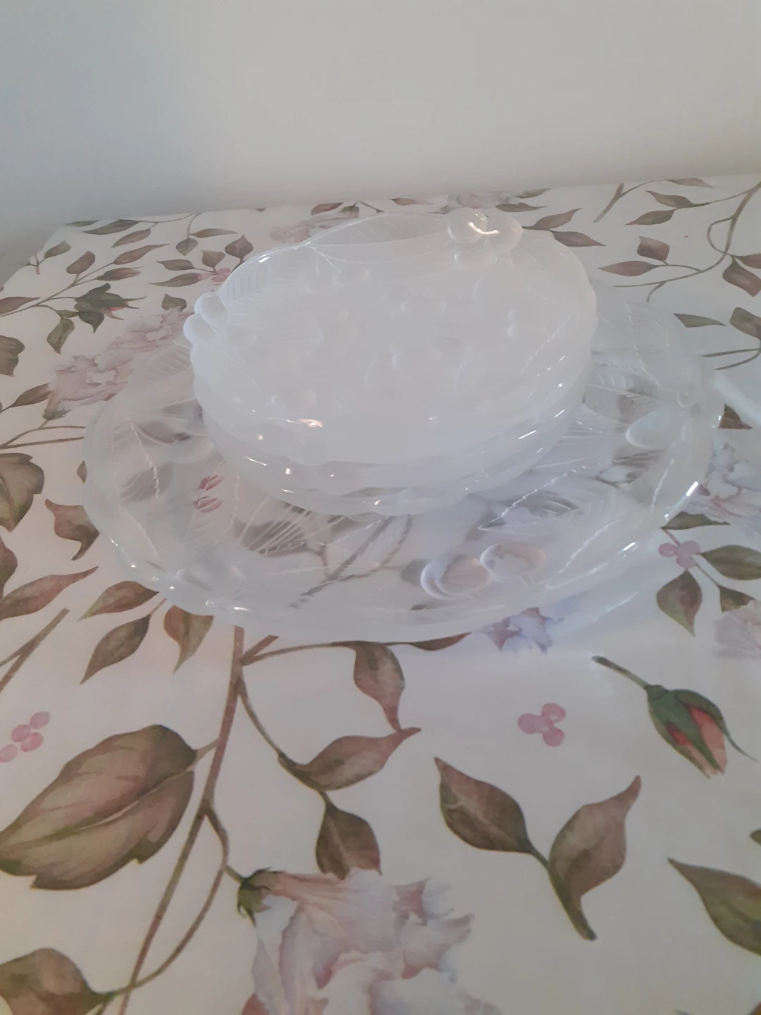 Glass serving dishes and platter - photo 3