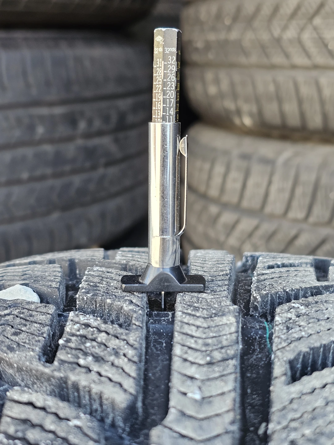 HONDA CRV WINTER TIRES ON STEEL RIMS 235/60 R18 - photo 3