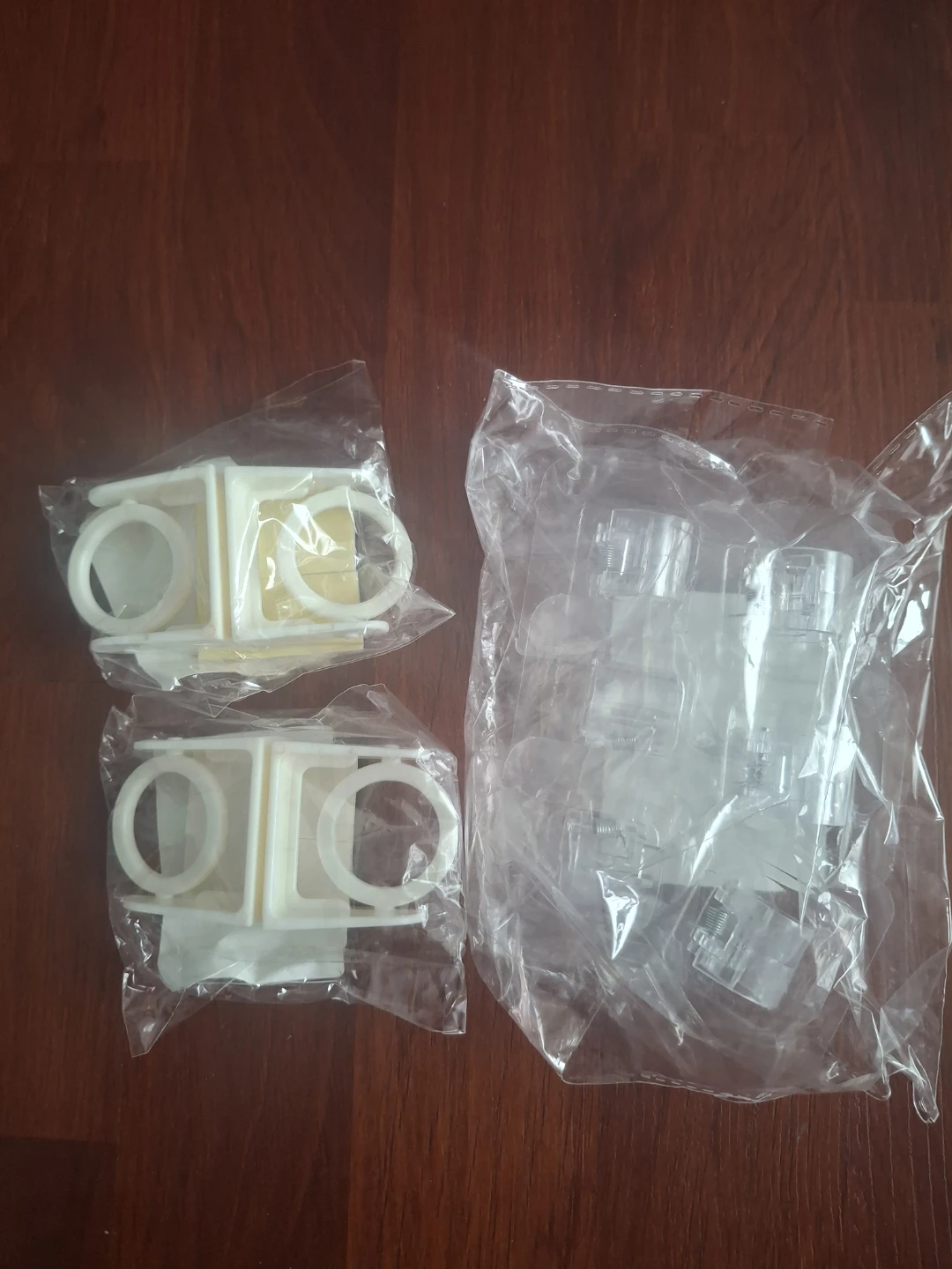 Plastic curtain rod bracket(6pc) and holder(4pc)