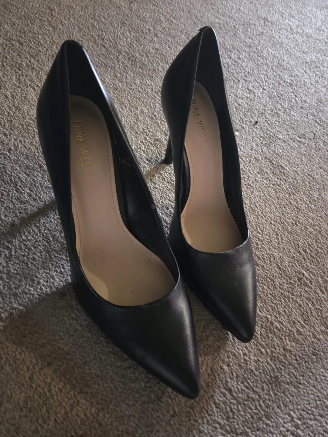 Nine West Black Leather Pointed Toe Pumps