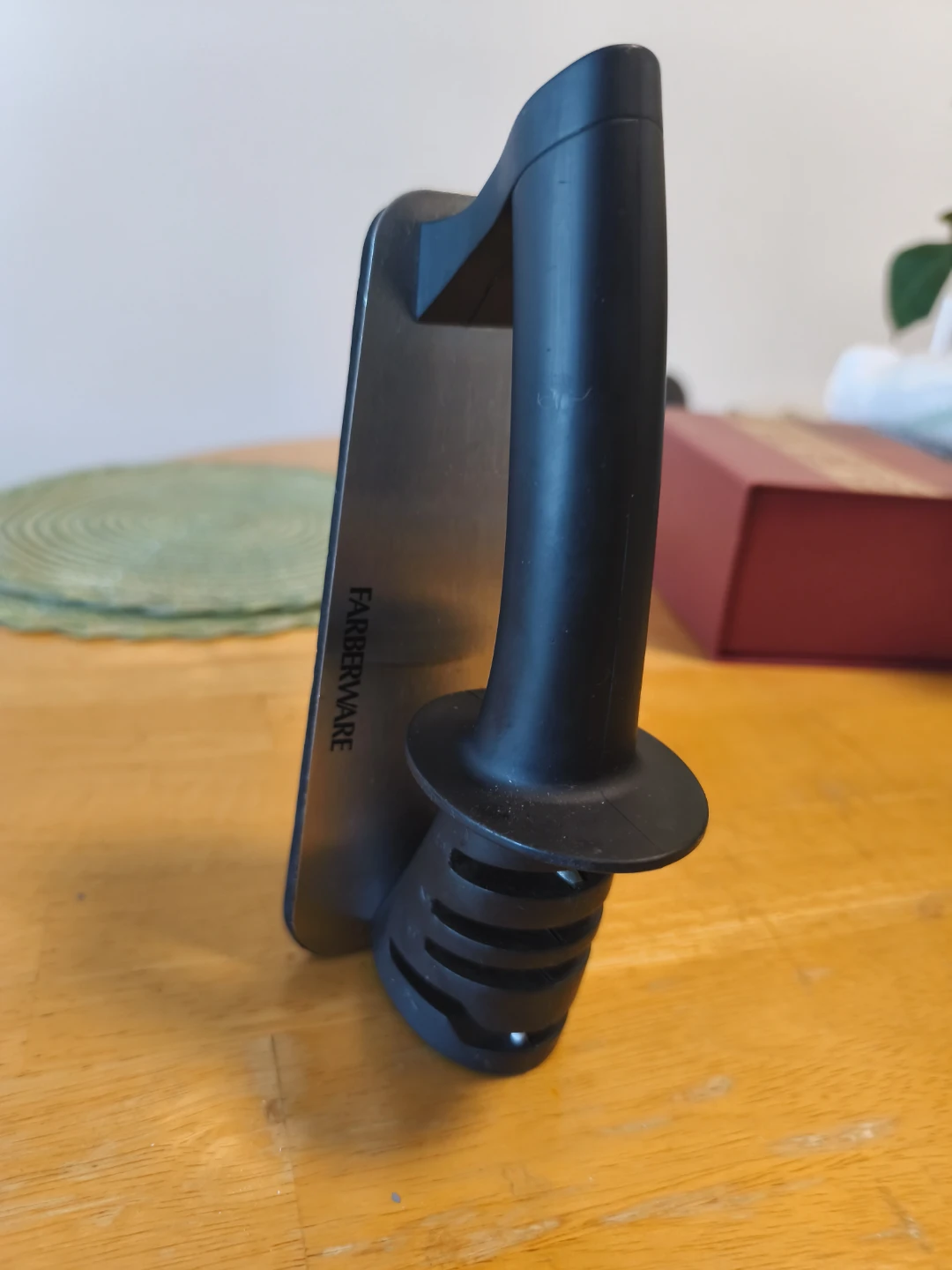 Farberware Knife and Scissors sharpener - photo 3