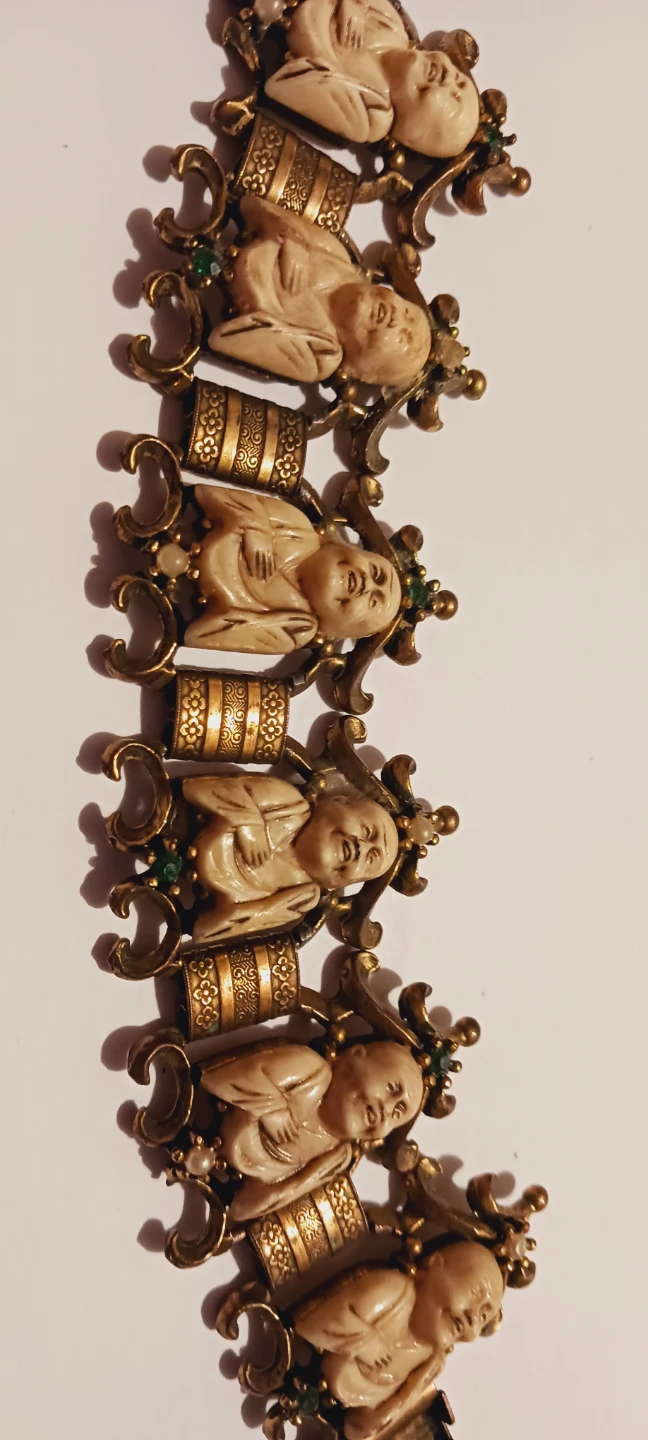 Absolutely Gorgeous Carved Chinese Buddha Bracelet - photo 2