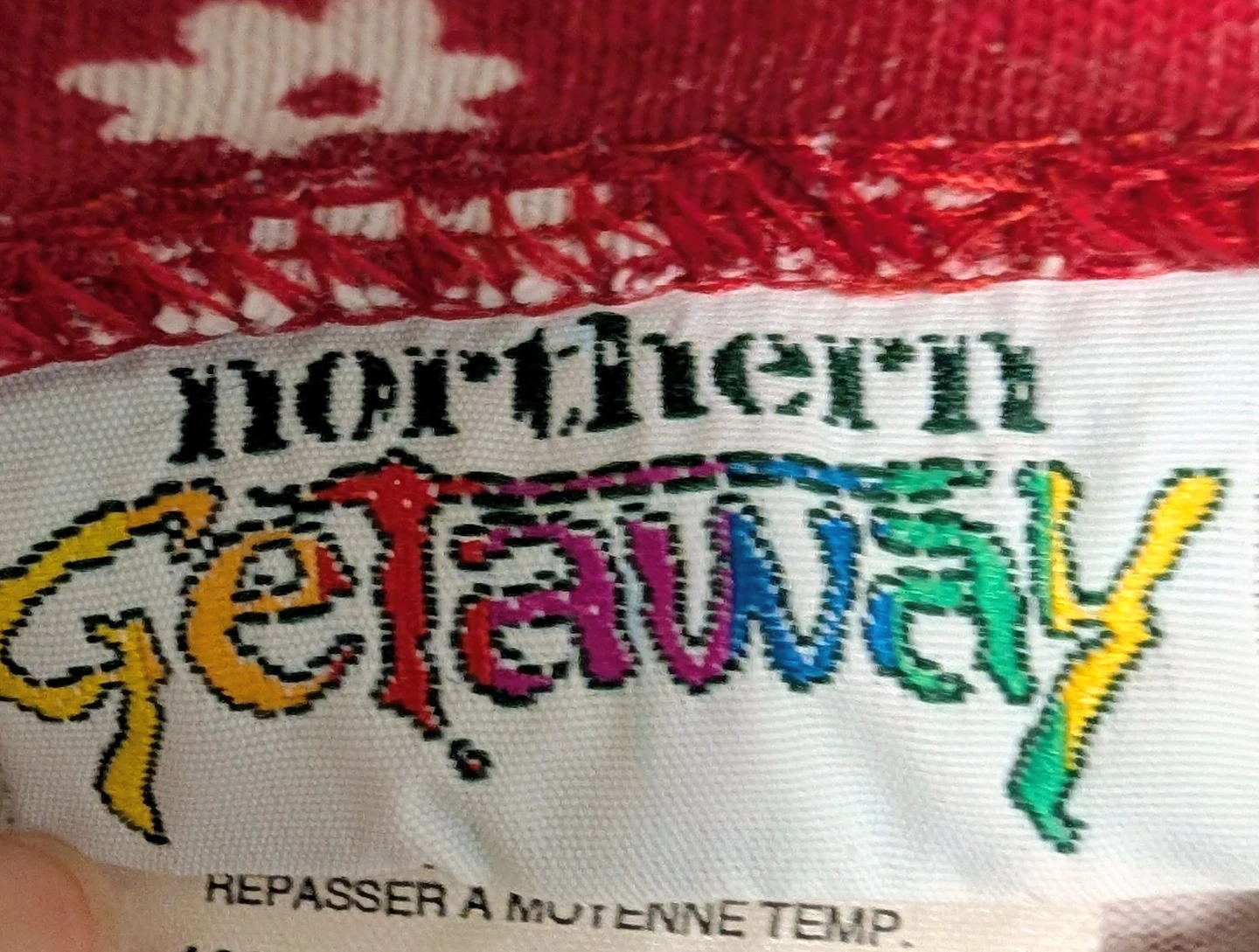 Northern Getaway Red Floral T-Shirt - Youth Size 14 - photo 3