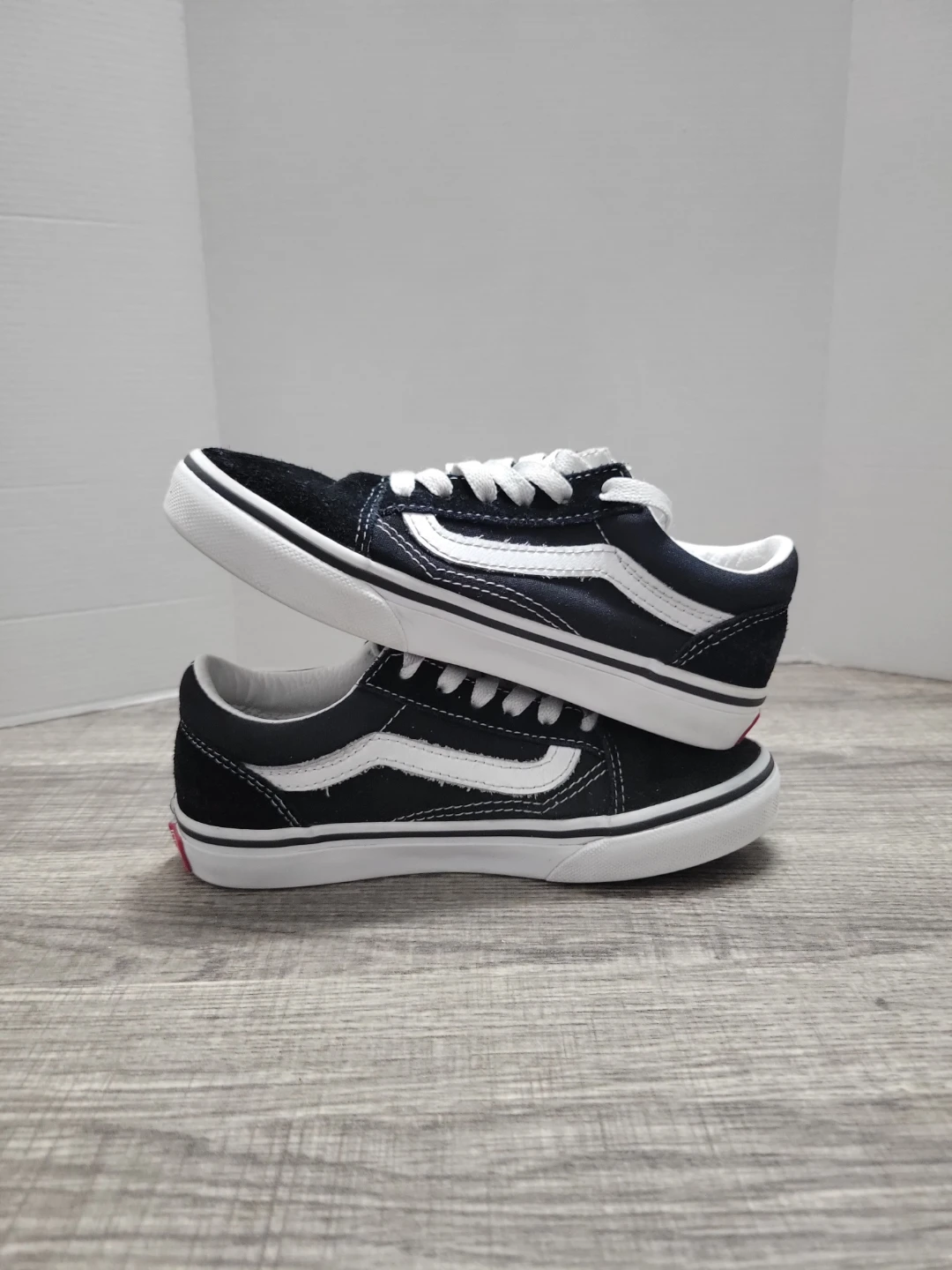 Vans Old Skool Kids Shoes Black White Size 1 US - photo 2