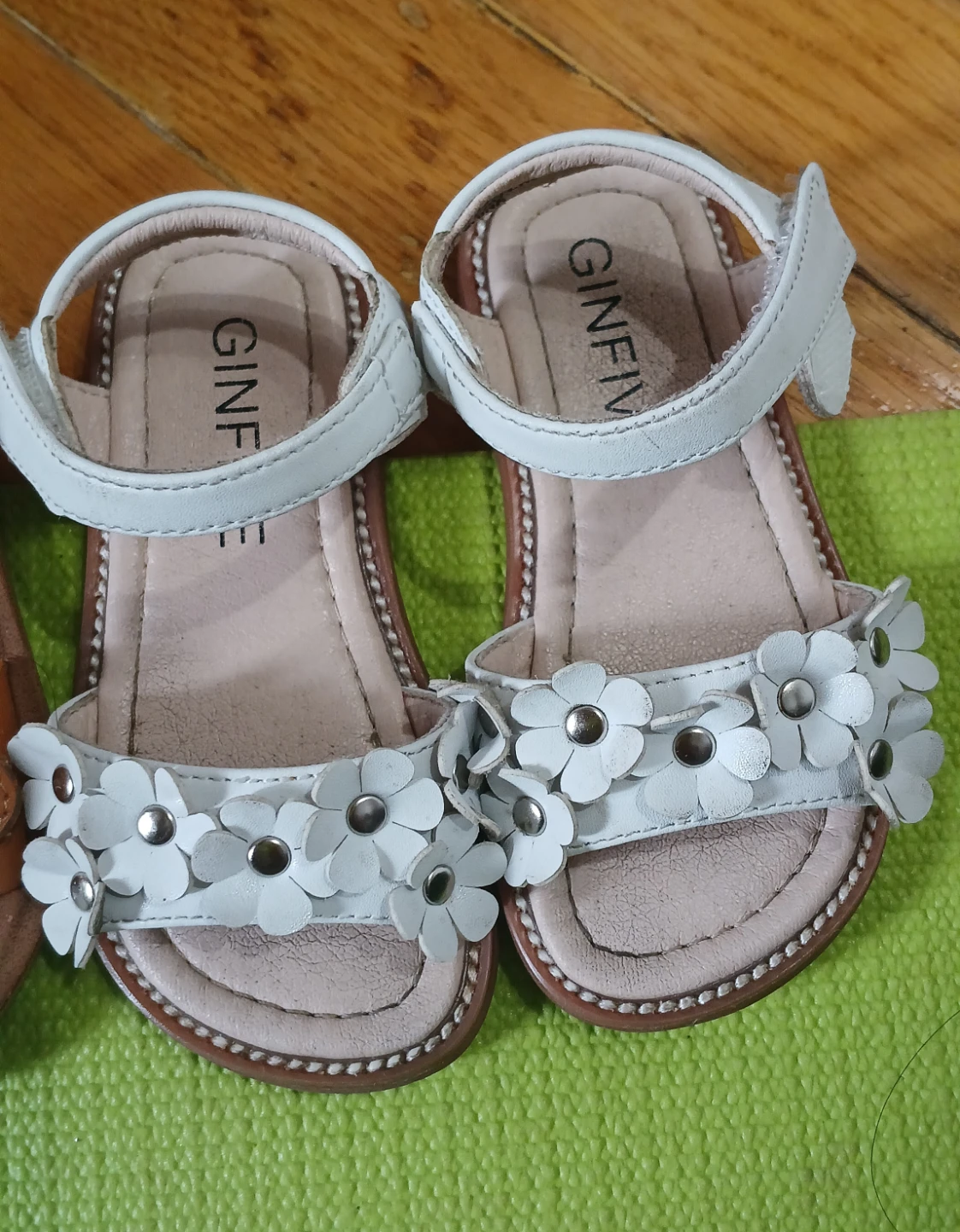 White GINIFINE Sandals with Flower Embellishments - photo 3