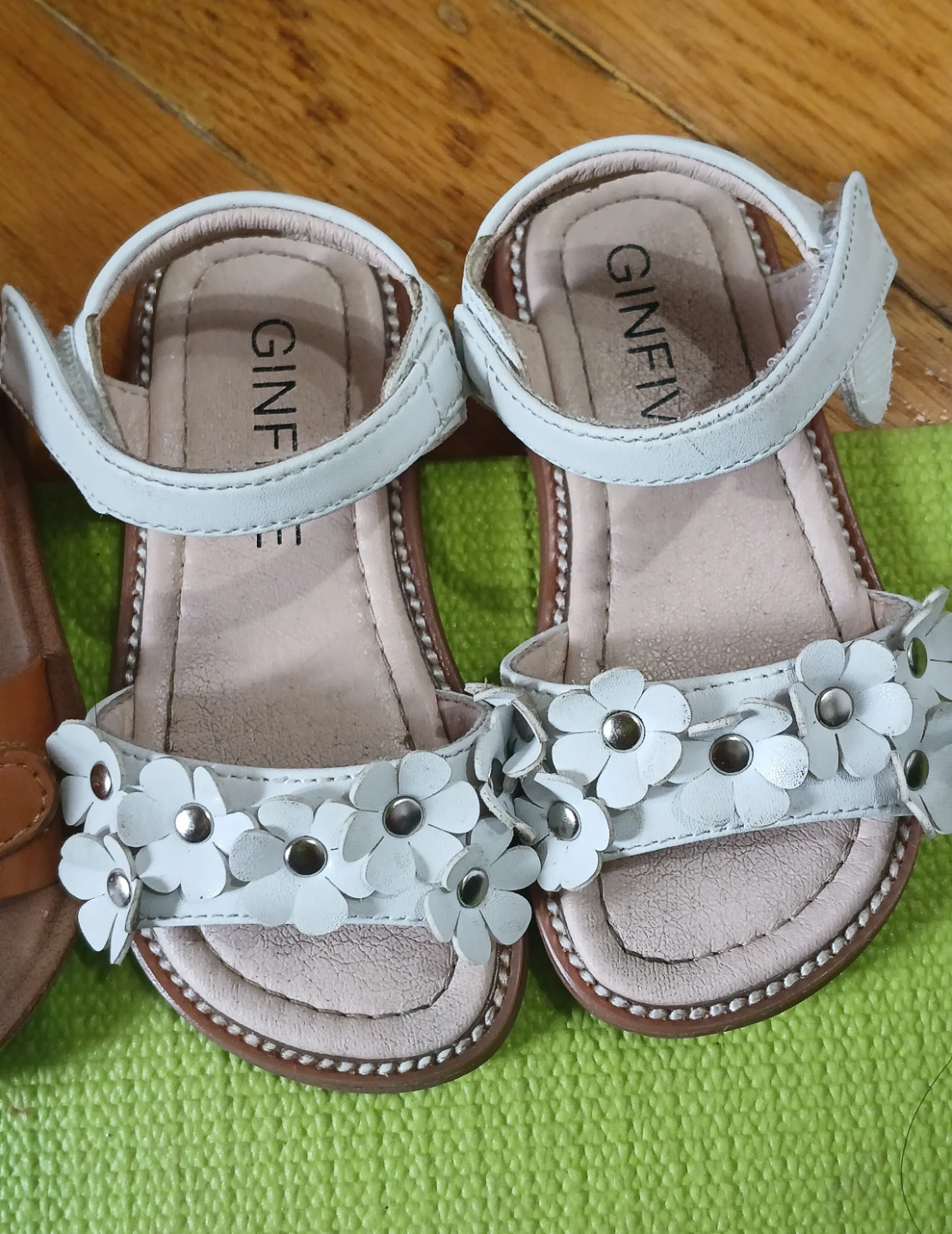 White GINIFINE Sandals with Flower Embellishments - photo 4