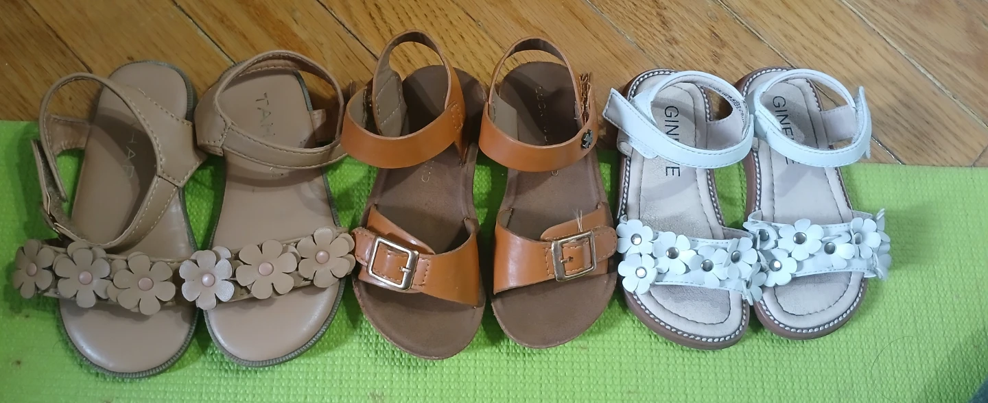 White GINIFINE Sandals with Flower Embellishments - photo 5