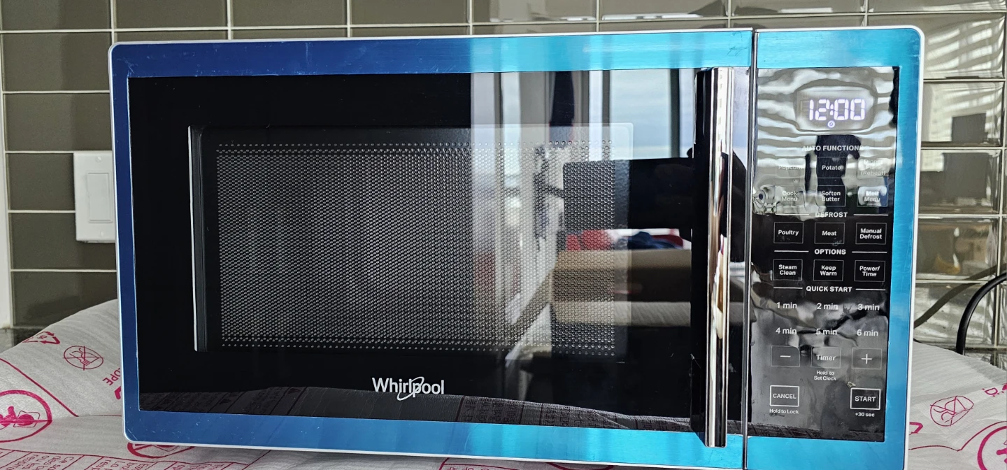 Countertop Microwave (Whirlpool) 0.9 Cu. Ft / 900 Watt