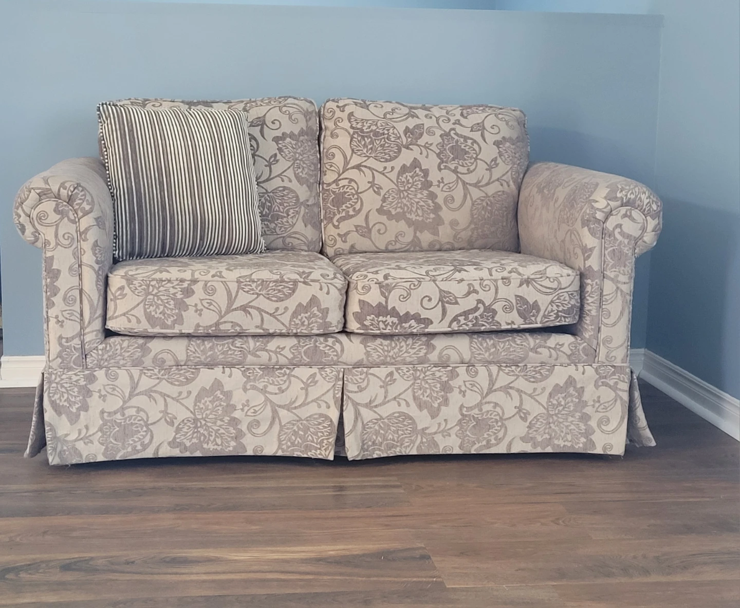 Sofa & Loveseat - photo 2
