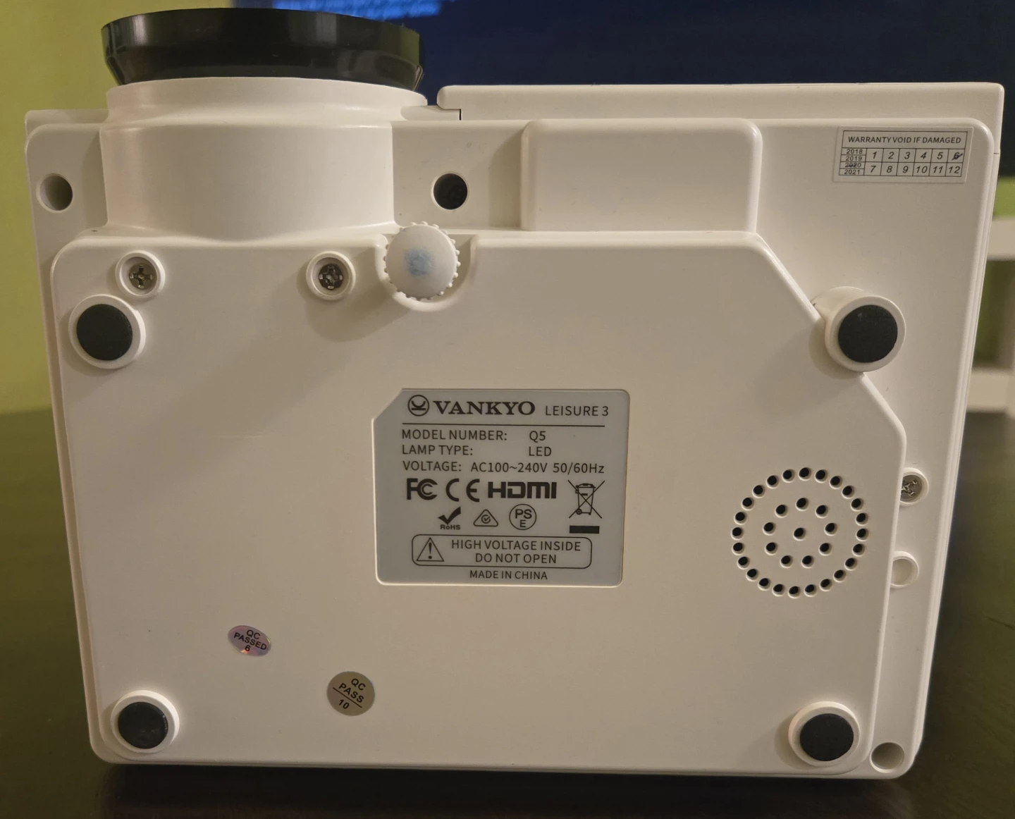 Mini Projector with Case - photo 2