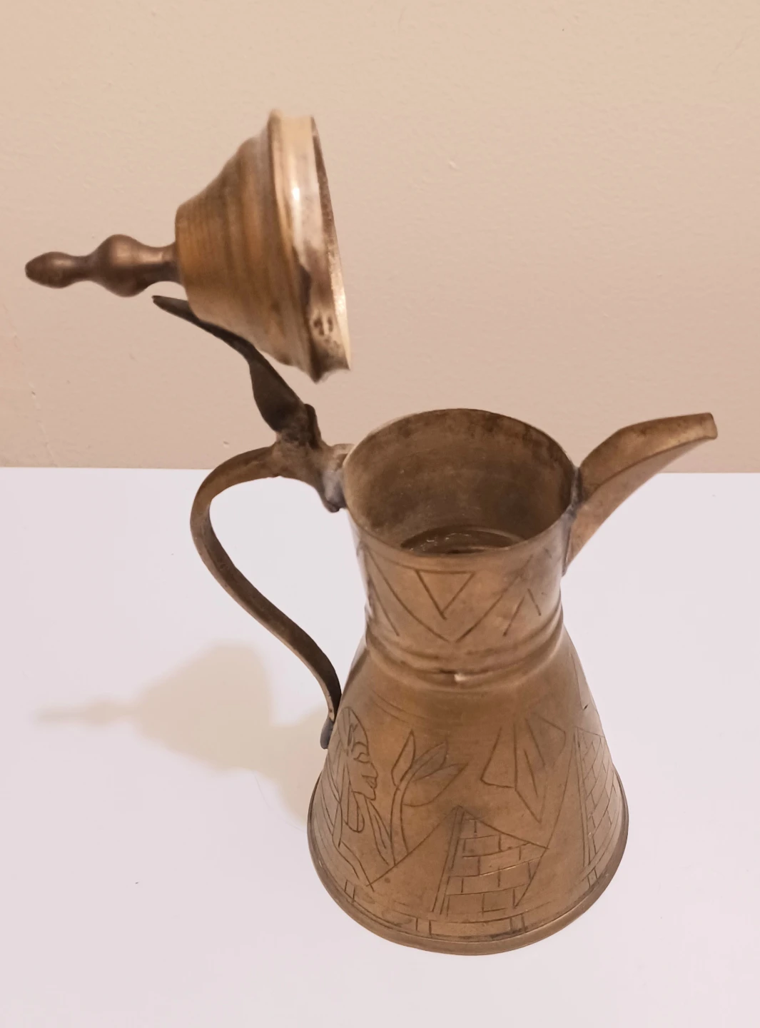 Unique Decorative Egyptian Hand Crafted Brass Dallah - photo 3