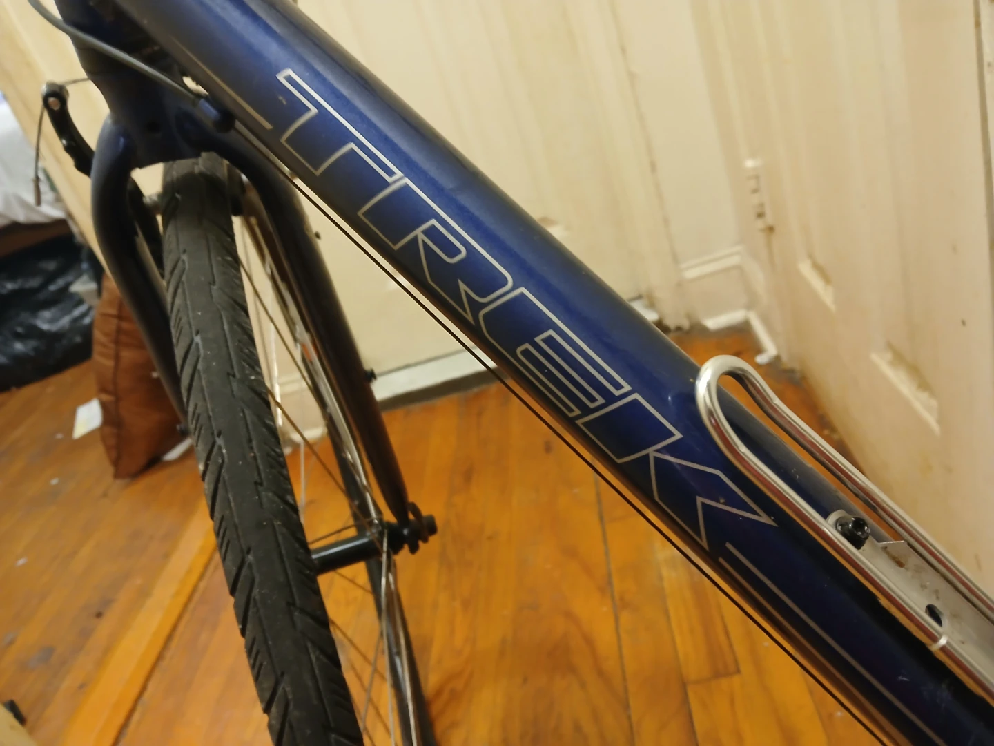 Blue Trek Alpha Hybrid Bike - photo 2