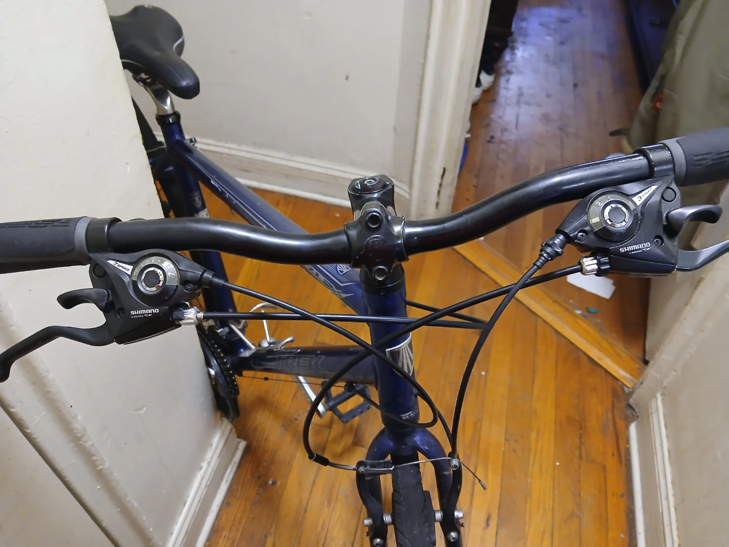 Blue Trek Alpha Hybrid Bike - photo 3