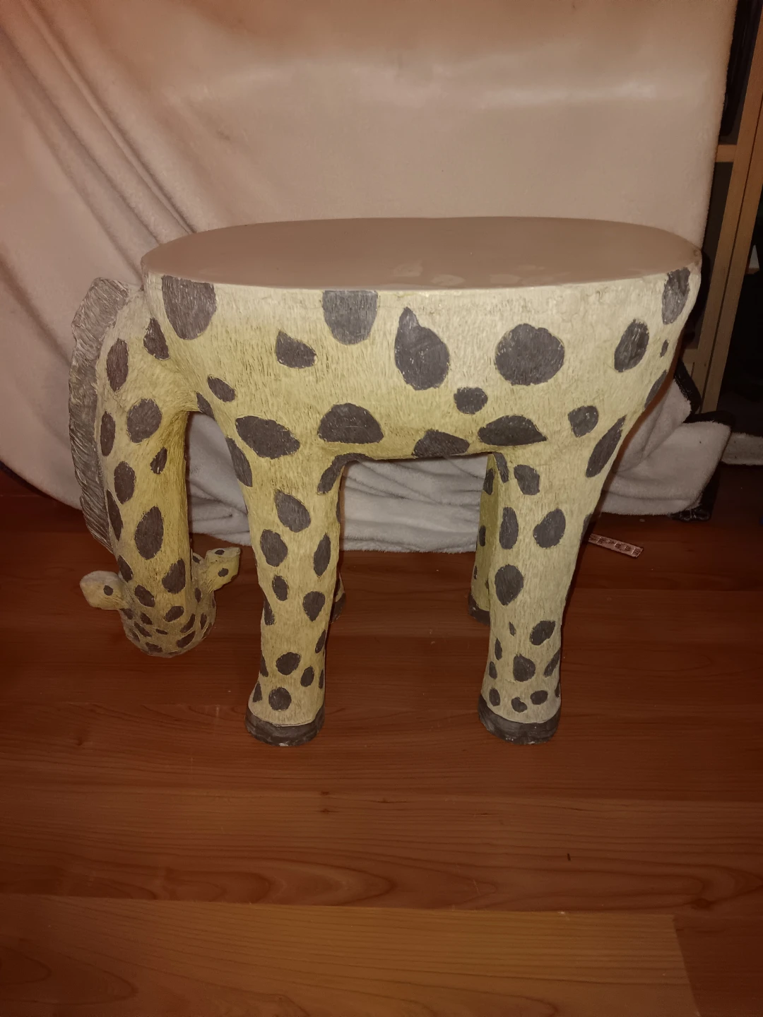 Giraffe accent table - photo 2