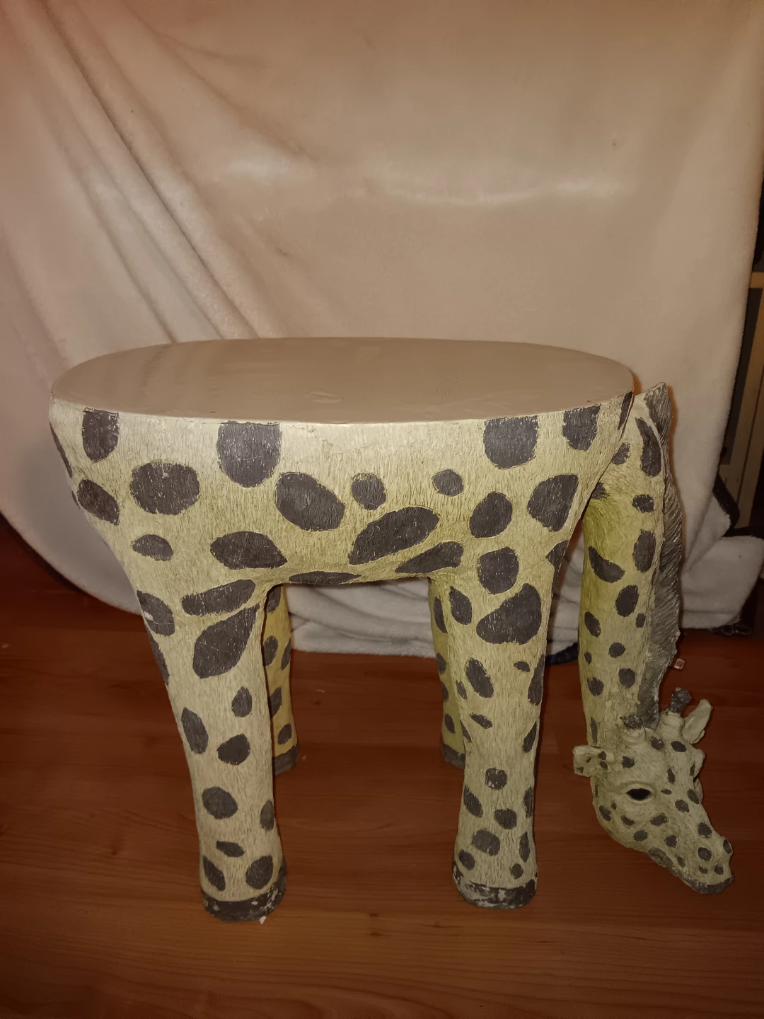 Giraffe accent table - photo 3